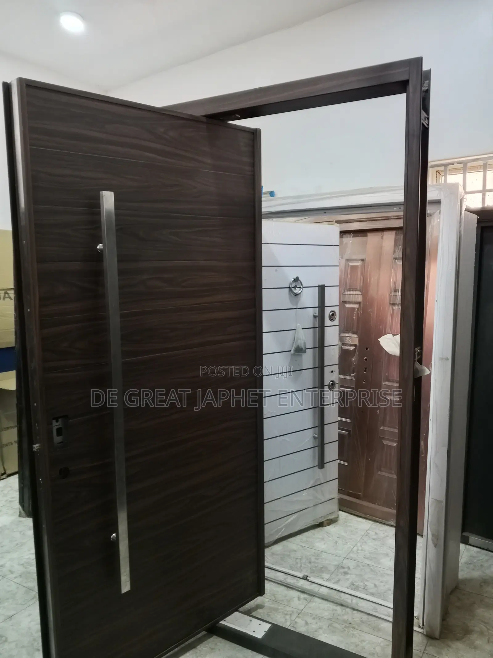 Pivot Security Door 46t474