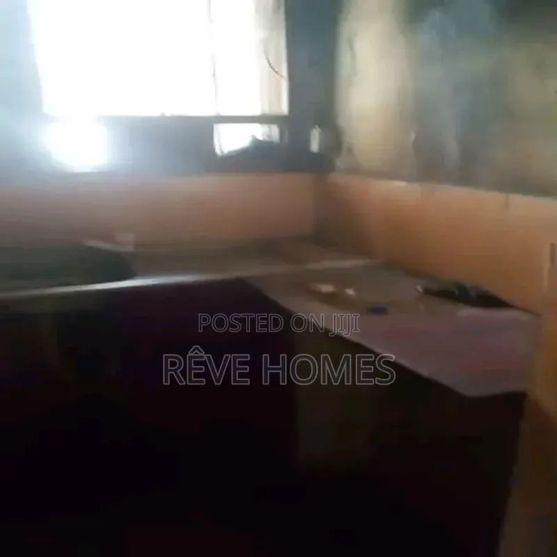 Mini Flat in Adekunle for rent