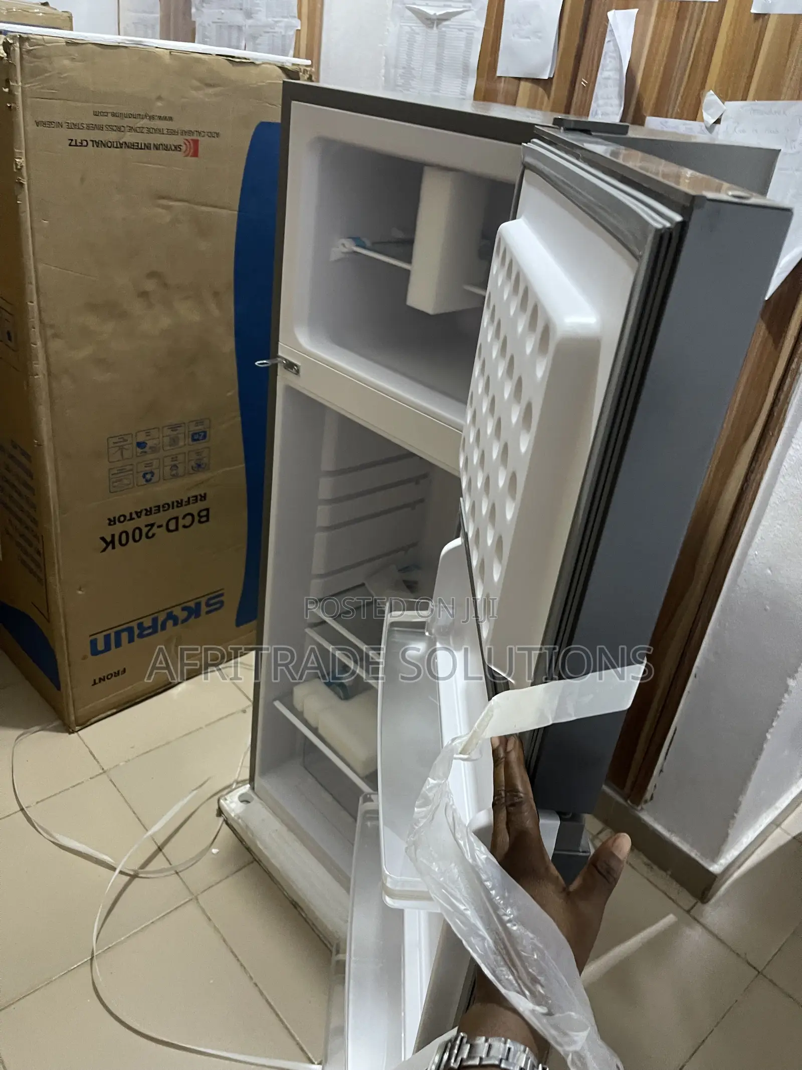 Skyrun 200 Litres Standing Refrigerator