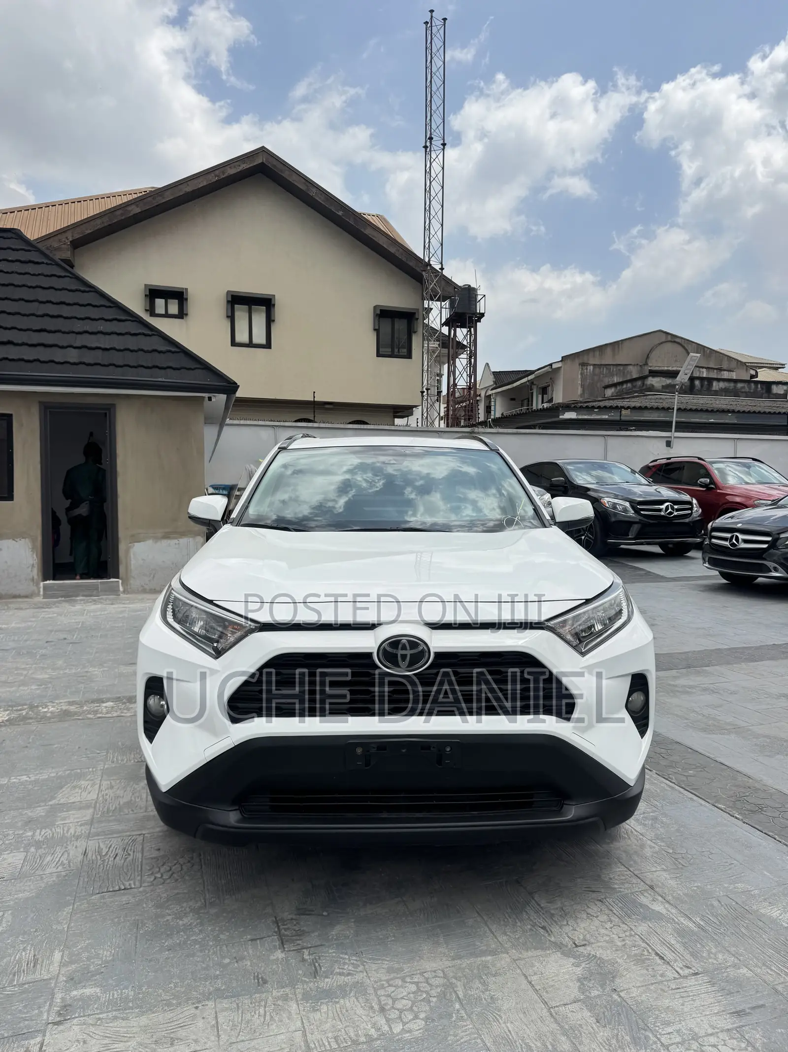 Toyota RAV4 XLE AWD 2019 White