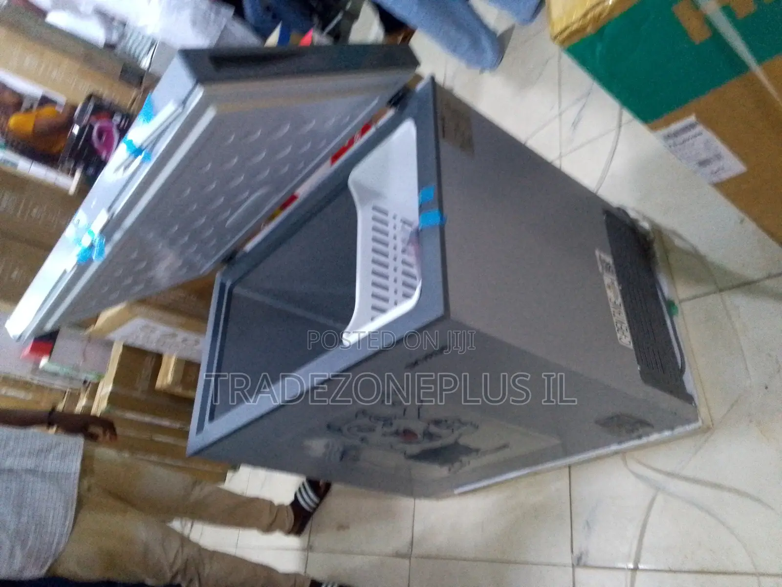 SkyRun 250L Storage Freezer With Inverter