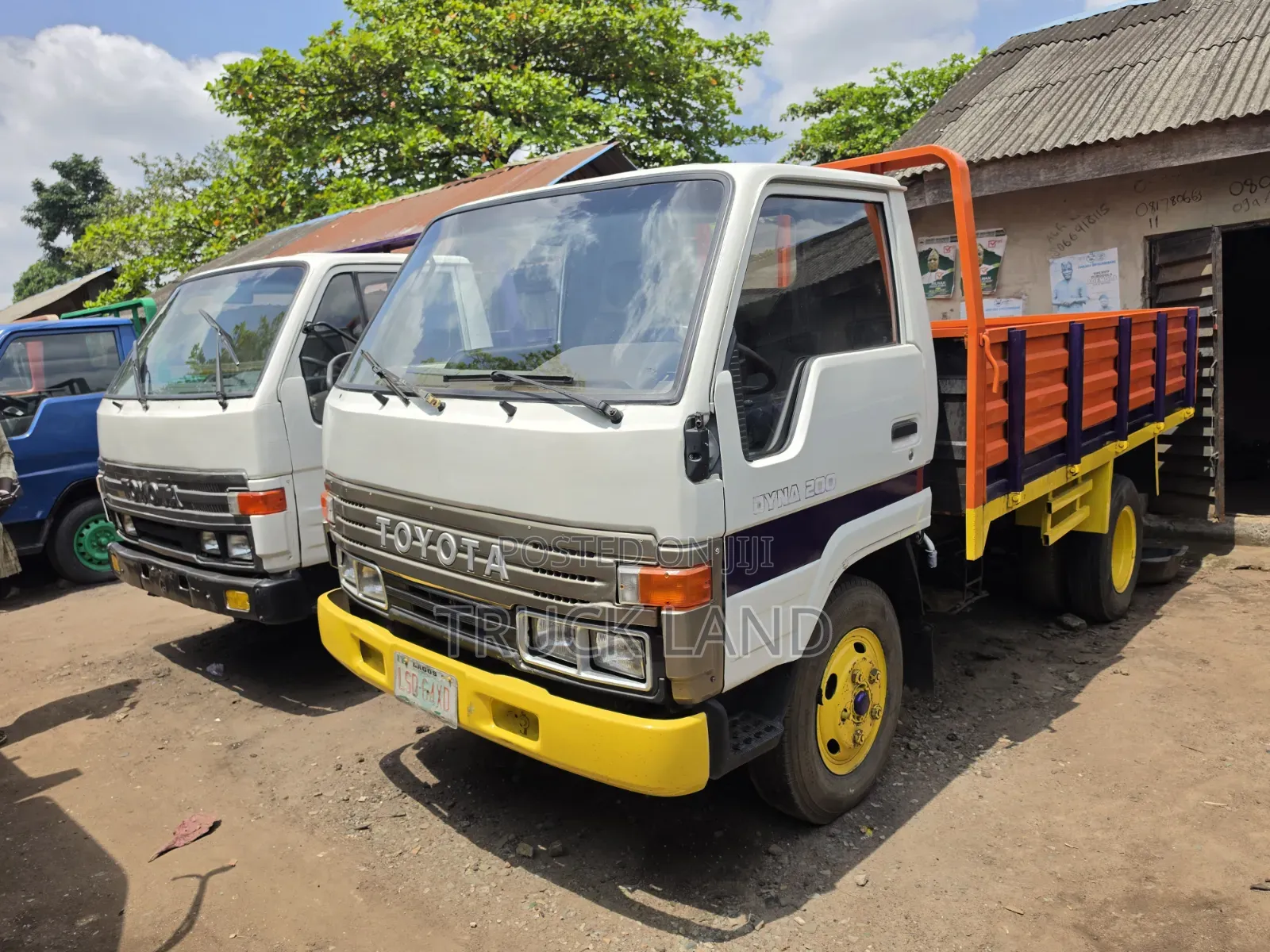 Toyota Dyna 200 Six Tyres 3RZ Cabretor