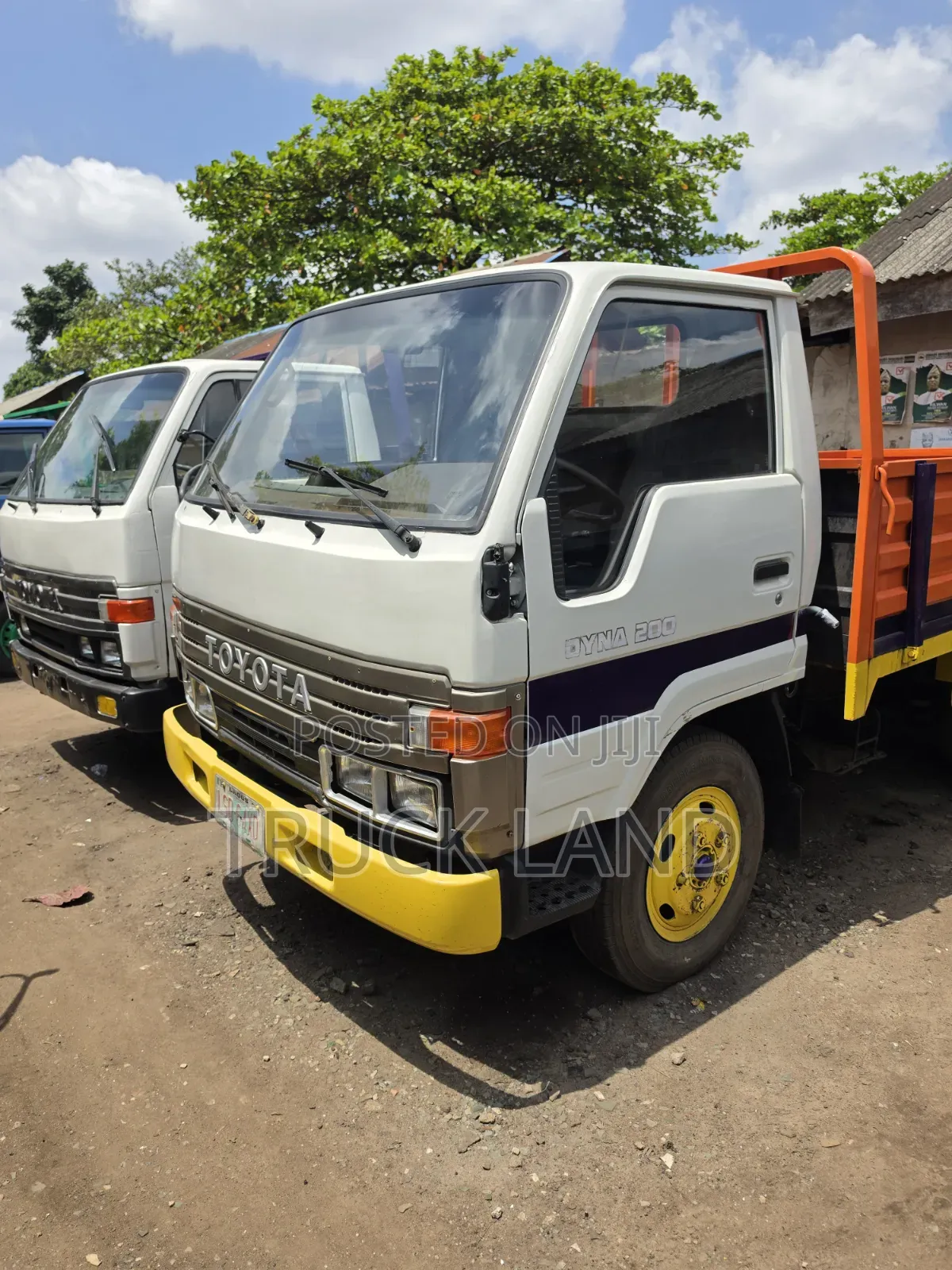 Toyota Dyna 200 Six Tyres 3RZ Cabretor