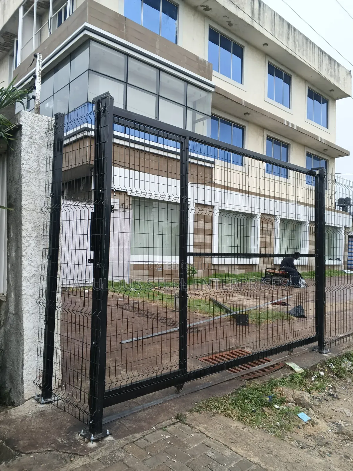 50 X 100 Wire Mesh Black Color