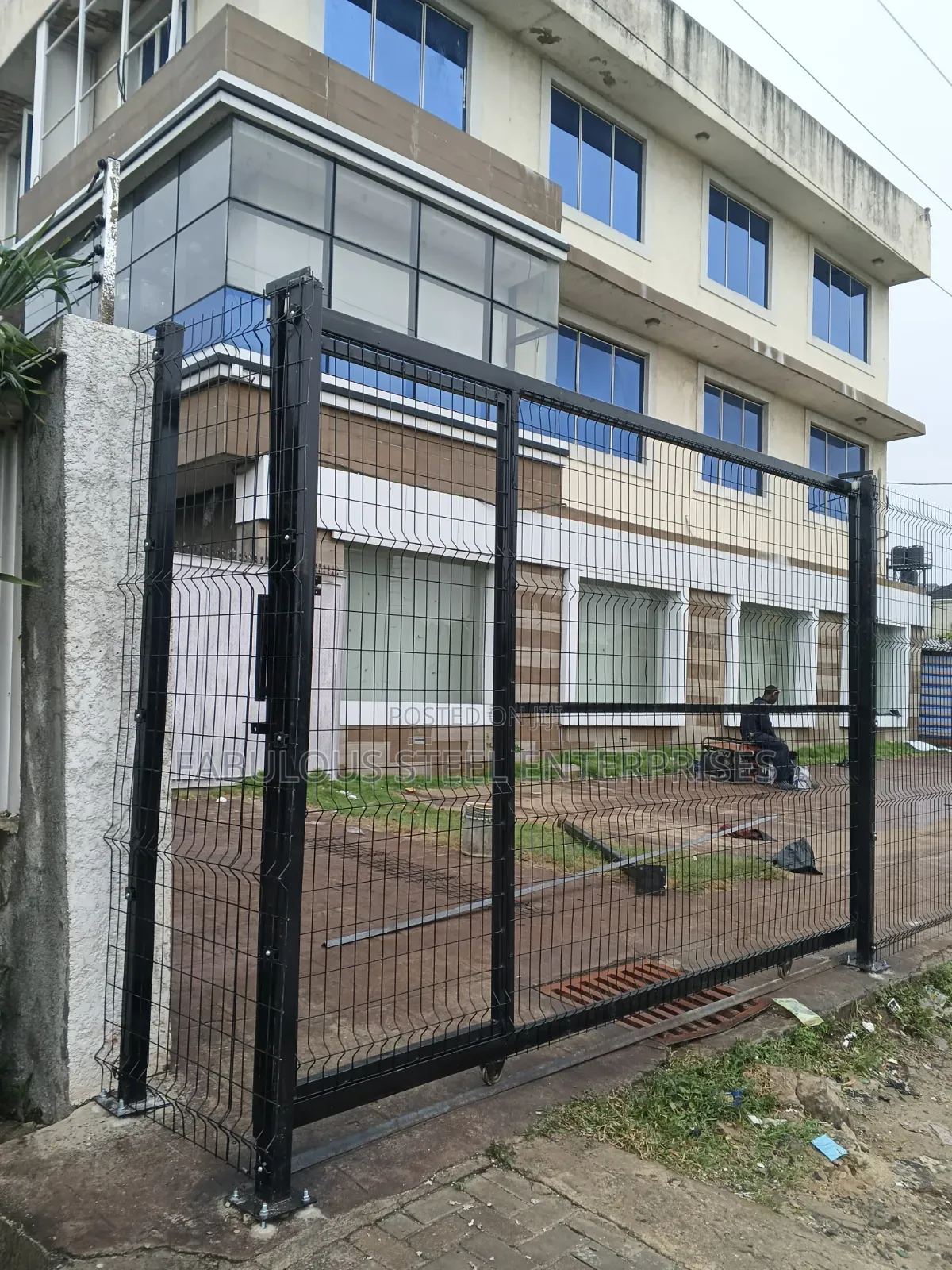 50 X 100 Wire Mesh Black Color