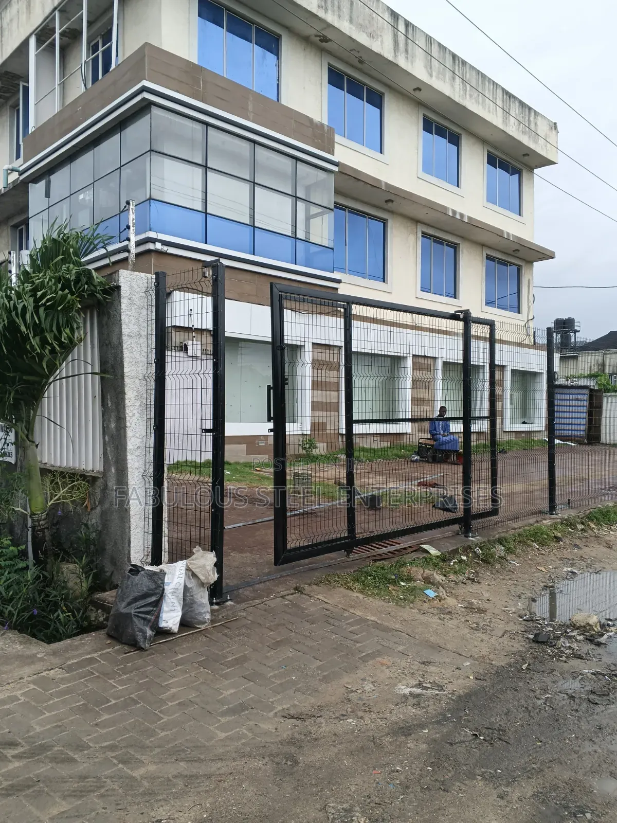 50 X 100 Wire Mesh Black Color