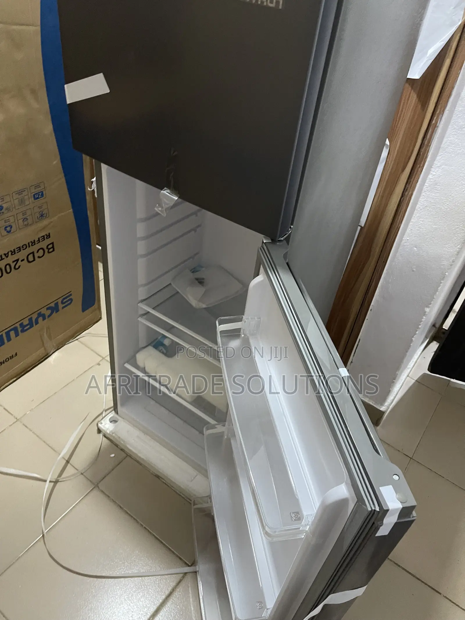 Skyrun 200L Standing Fridge for Home