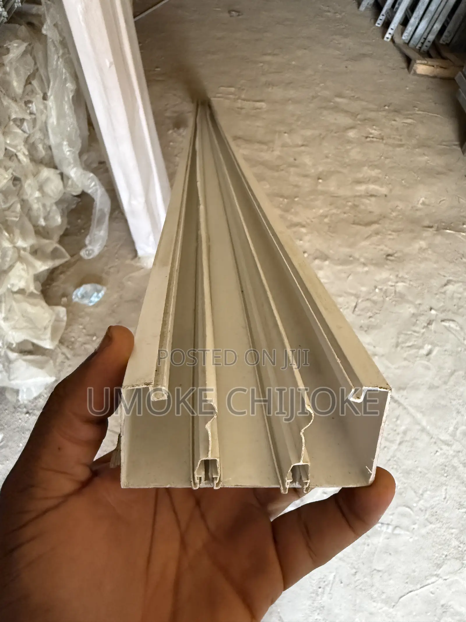 100x50mm 3-Compartment PVC Industrial Trunking 3m
