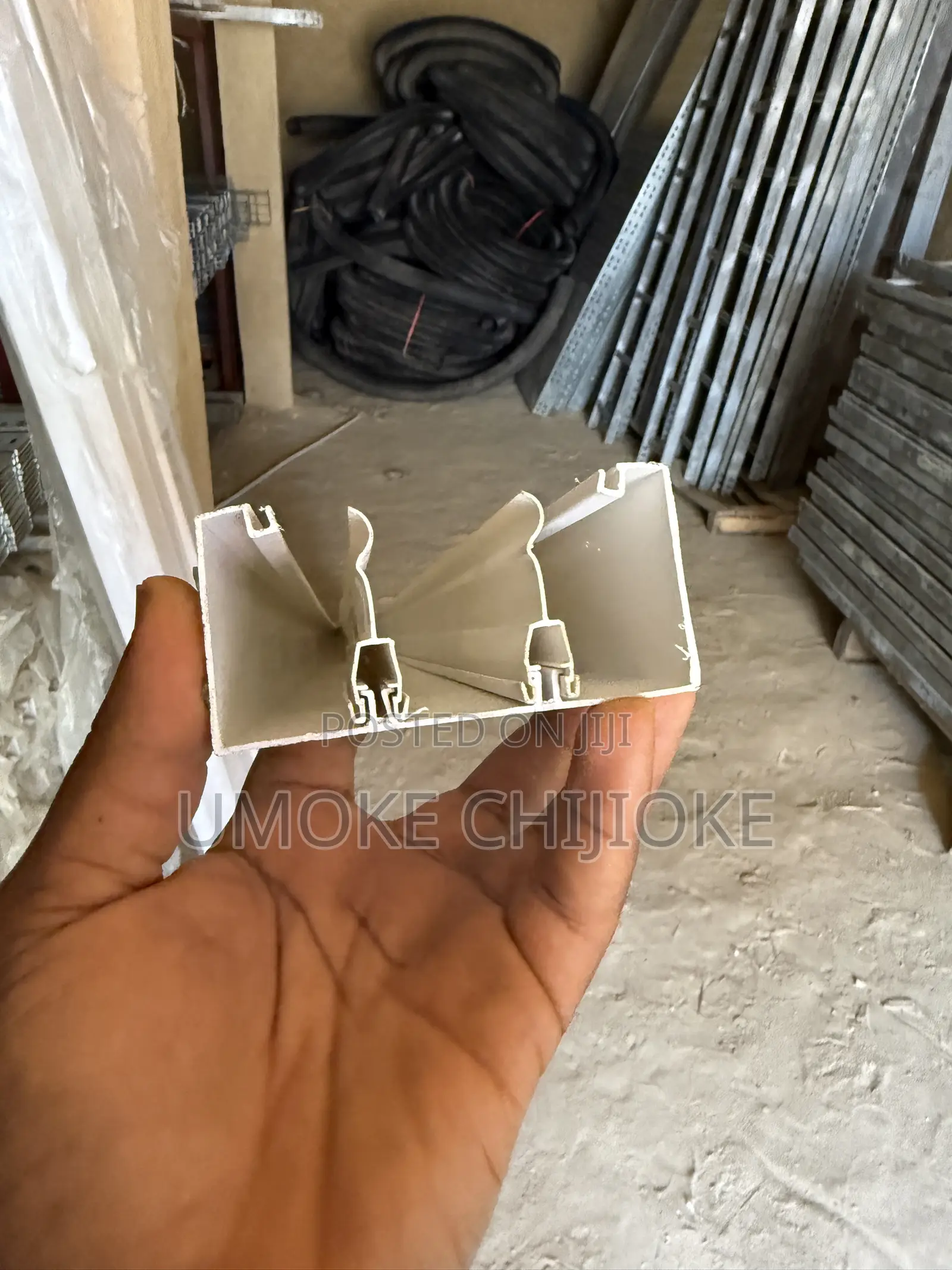 100x50mm 3-Compartment PVC Industrial Trunking 3m