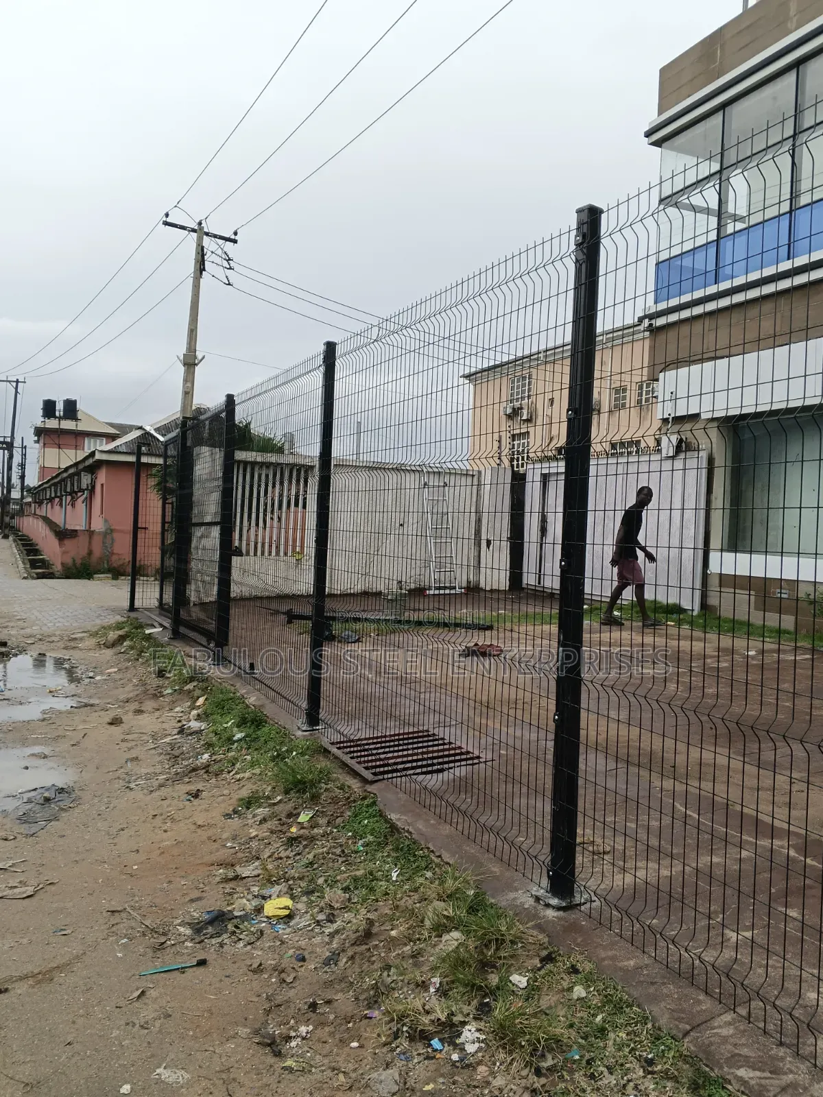 2.7 Meter Length by 2.4 Meter Height Black Color Panel Mesh