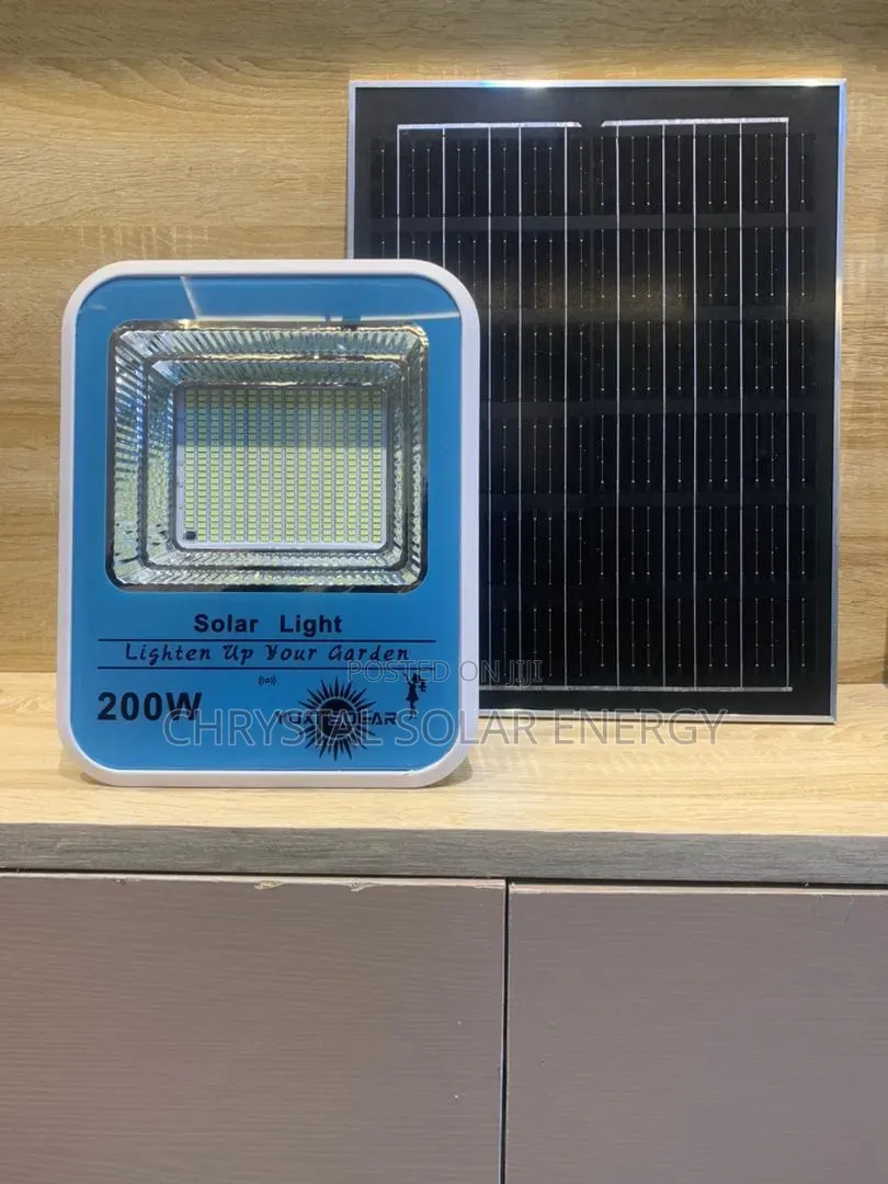 A 200W Solar-Powered LED Floodlight With a Matching Photovoltaic Panel