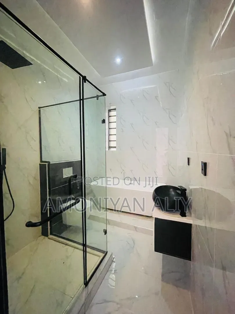 4bdrm Duplex in Lekki Palm City for sale