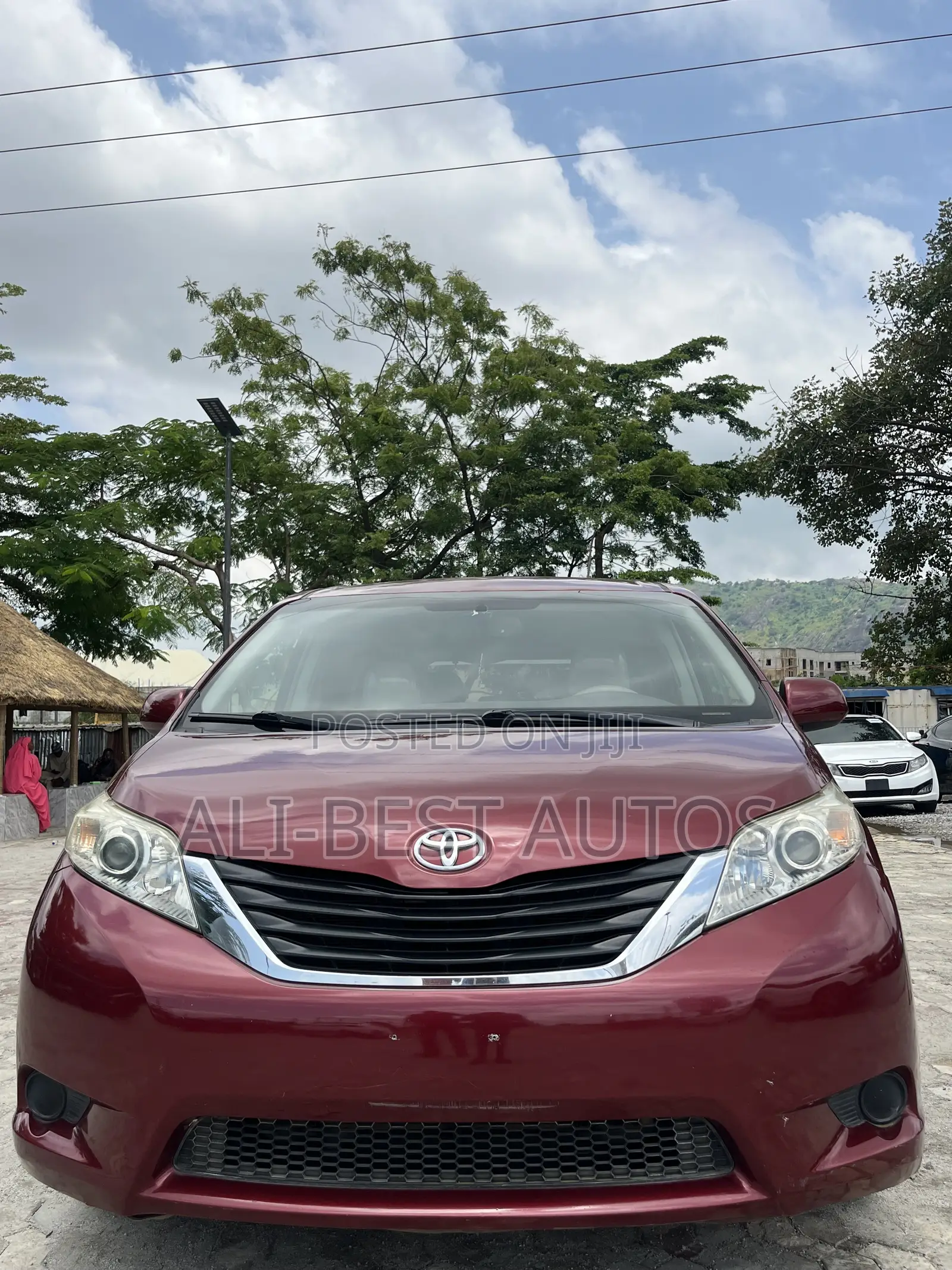 Toyota Sienna 2010 Maroon