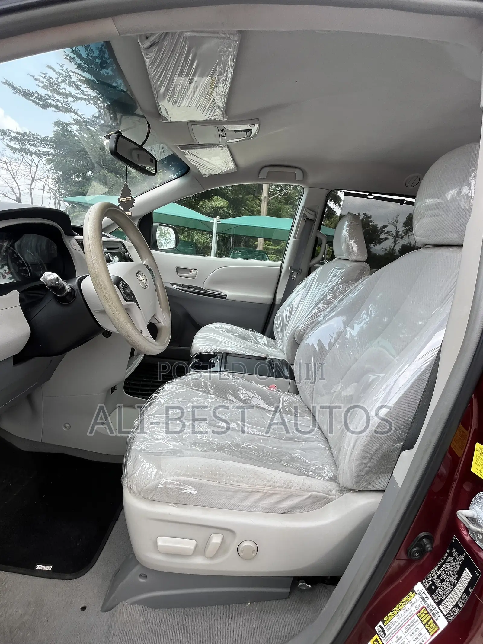 Toyota Sienna 2010 Maroon