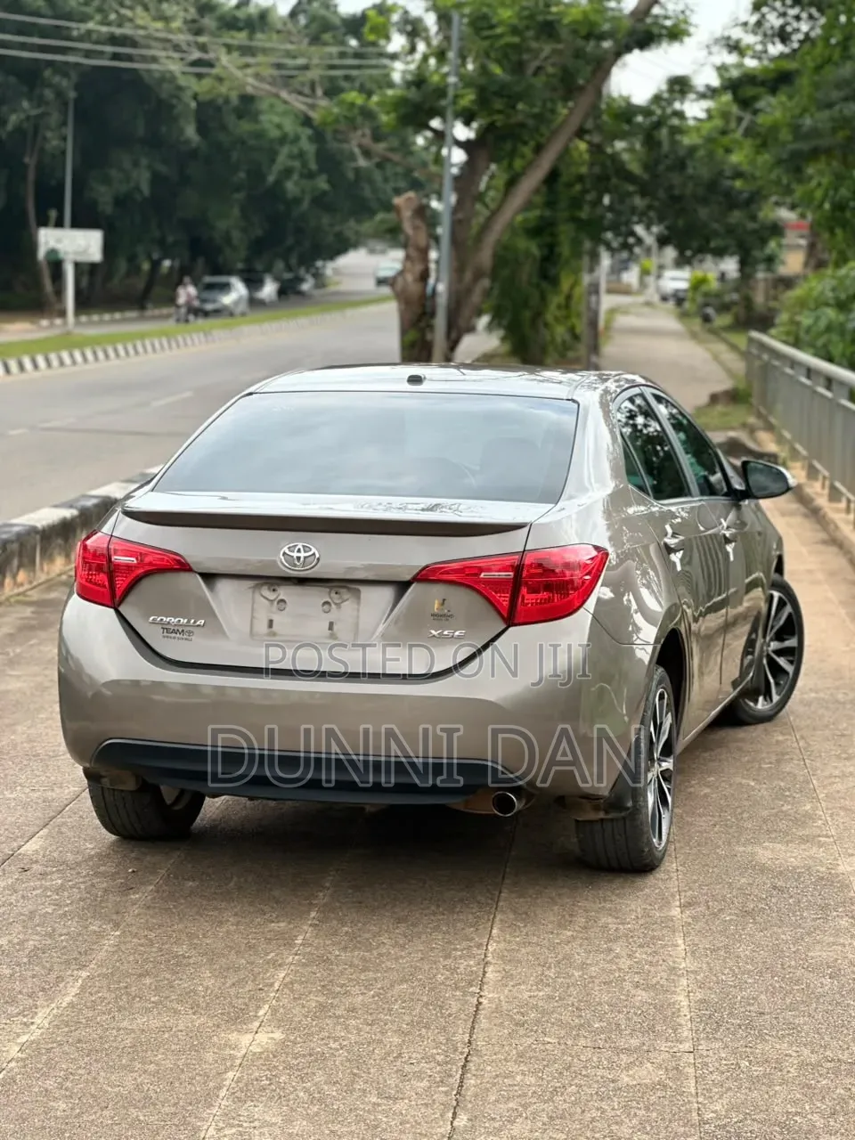 Toyota Corolla XSE (1.8L 4cyl 2A) 2018 Brown