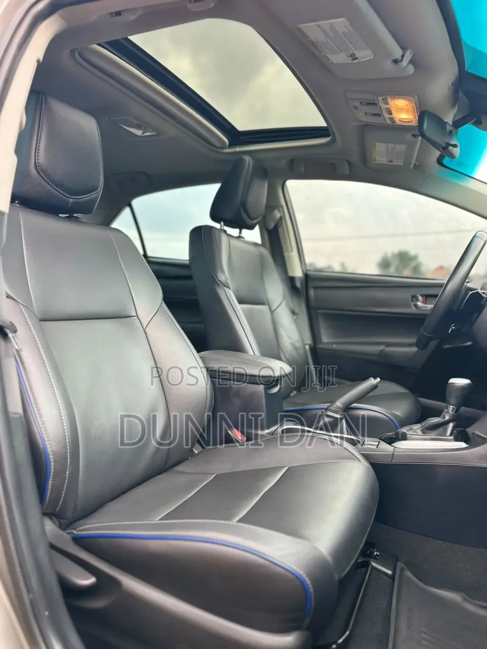 Toyota Corolla XSE (1.8L 4cyl 2A) 2018 Brown