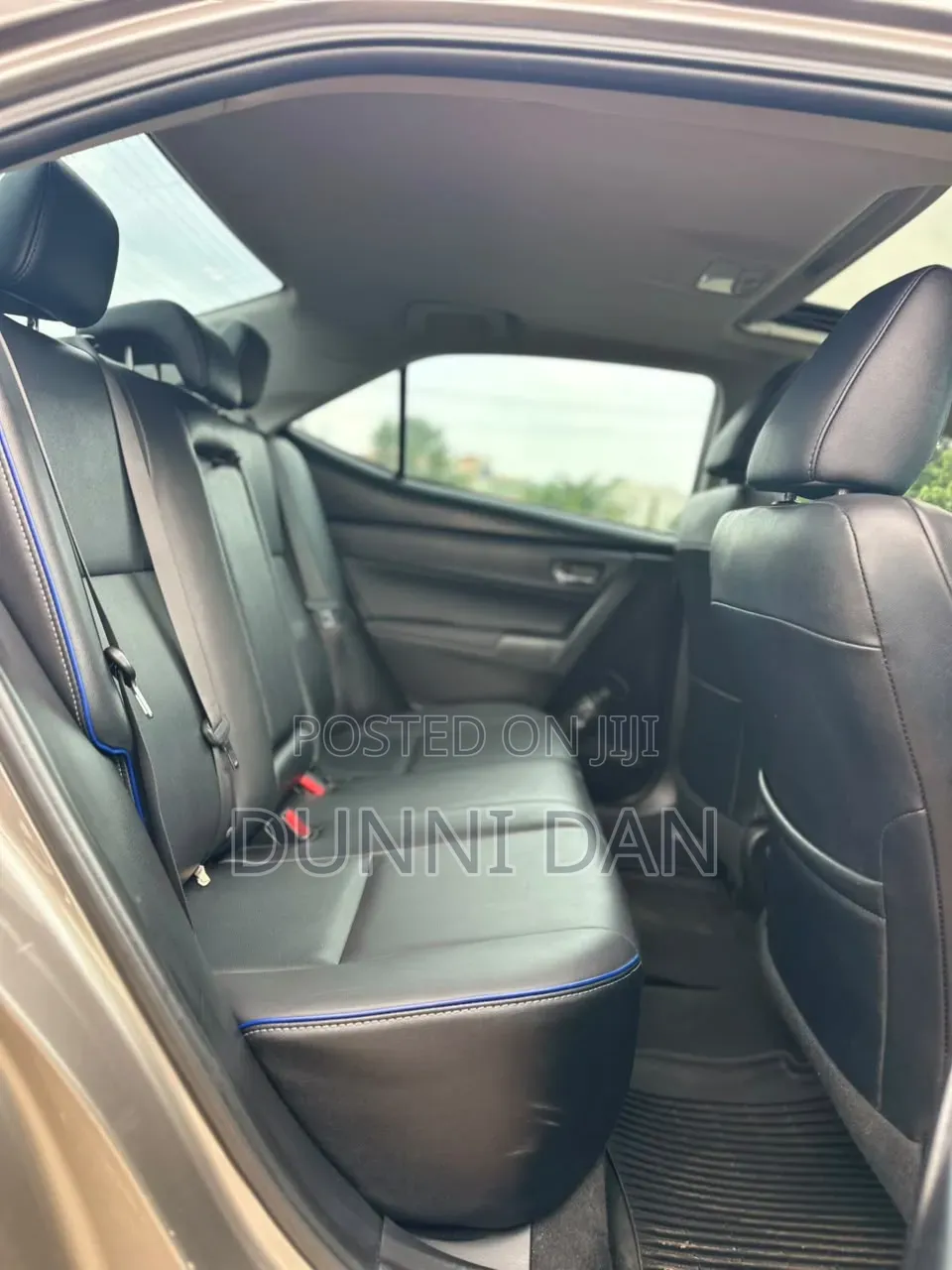 Toyota Corolla XSE (1.8L 4cyl 2A) 2018 Brown