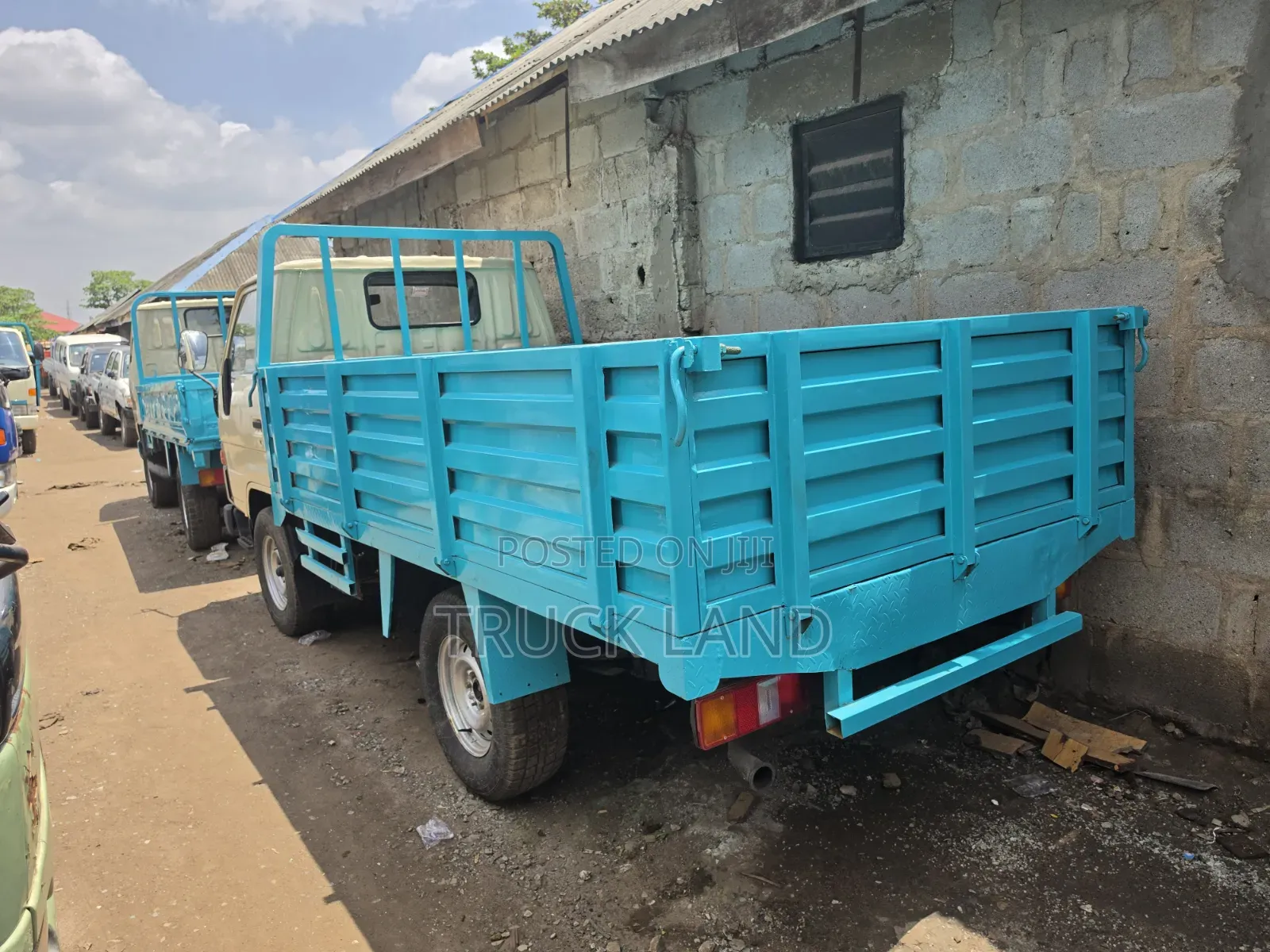 Toyota Dyna 100 Registered