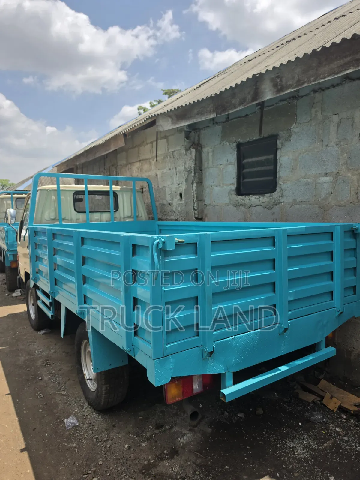 Toyota Dyna 100 Registered