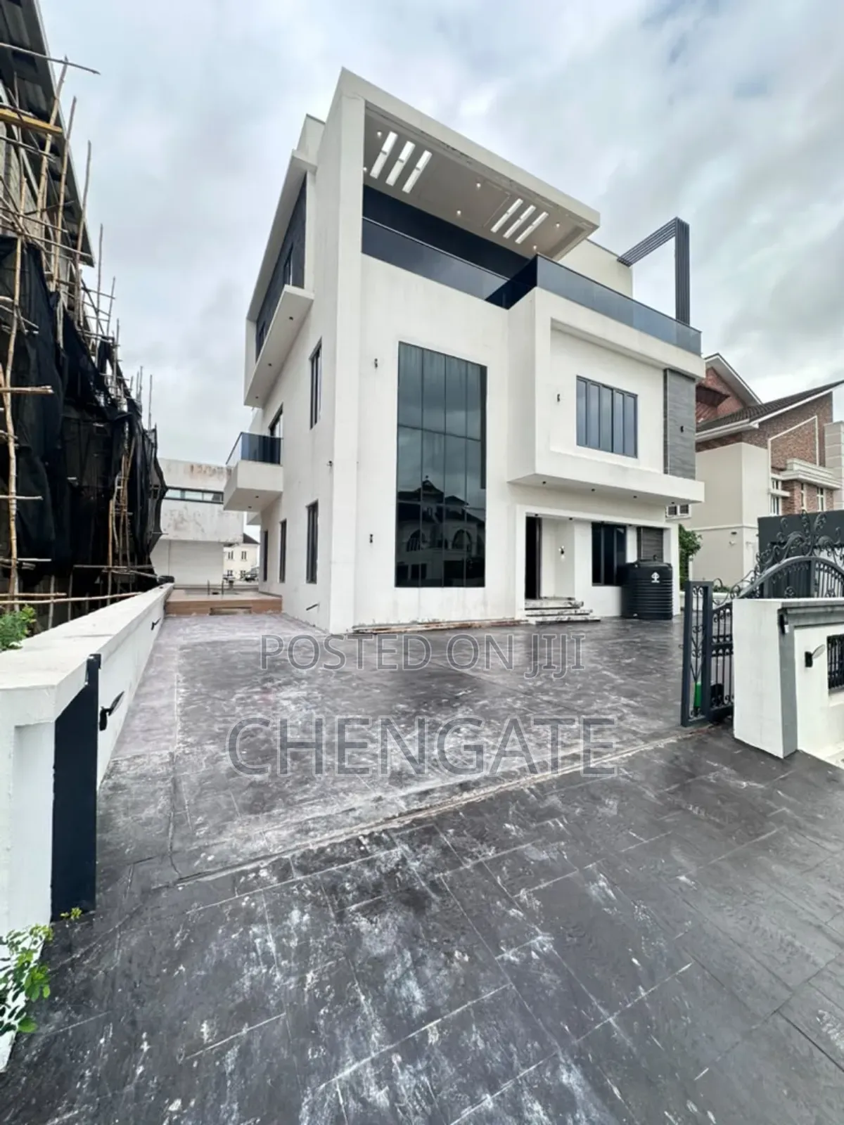5bdrm Duplex in Pinnock Beach Estate, Osapa london for sale