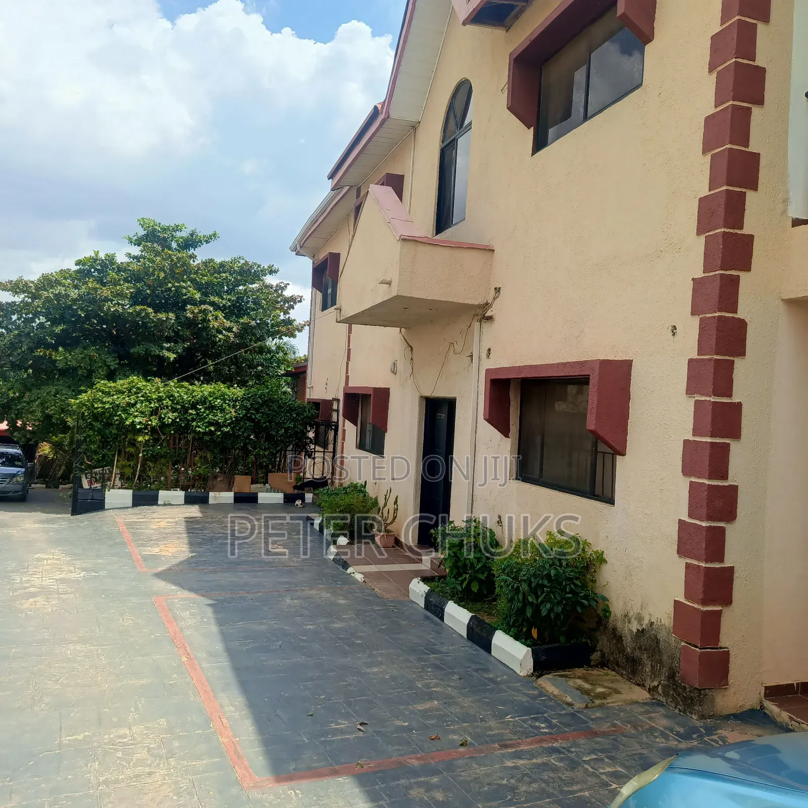 3bdrm Block of Flats in Cadastral Zone C02, for sale