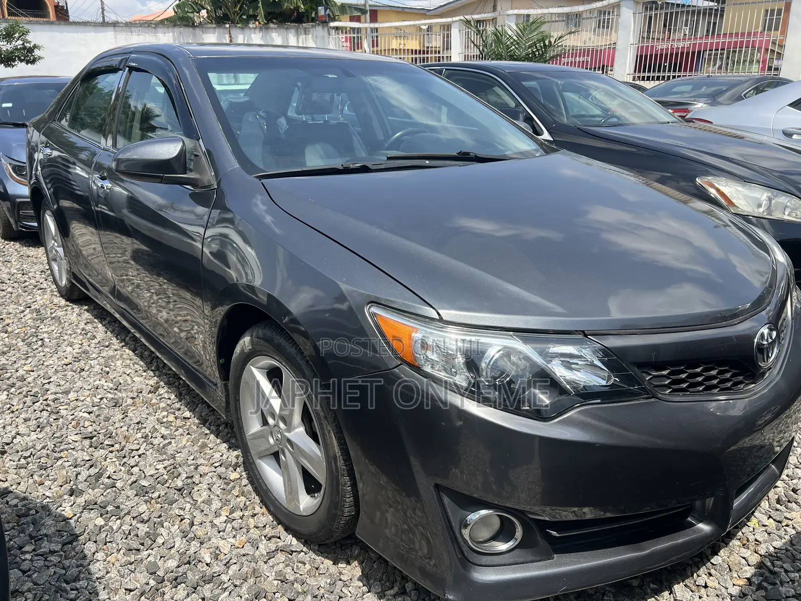 Toyota Camry SE 4dr Sedan (2.5L 4cyl 6A) 2014 Gray