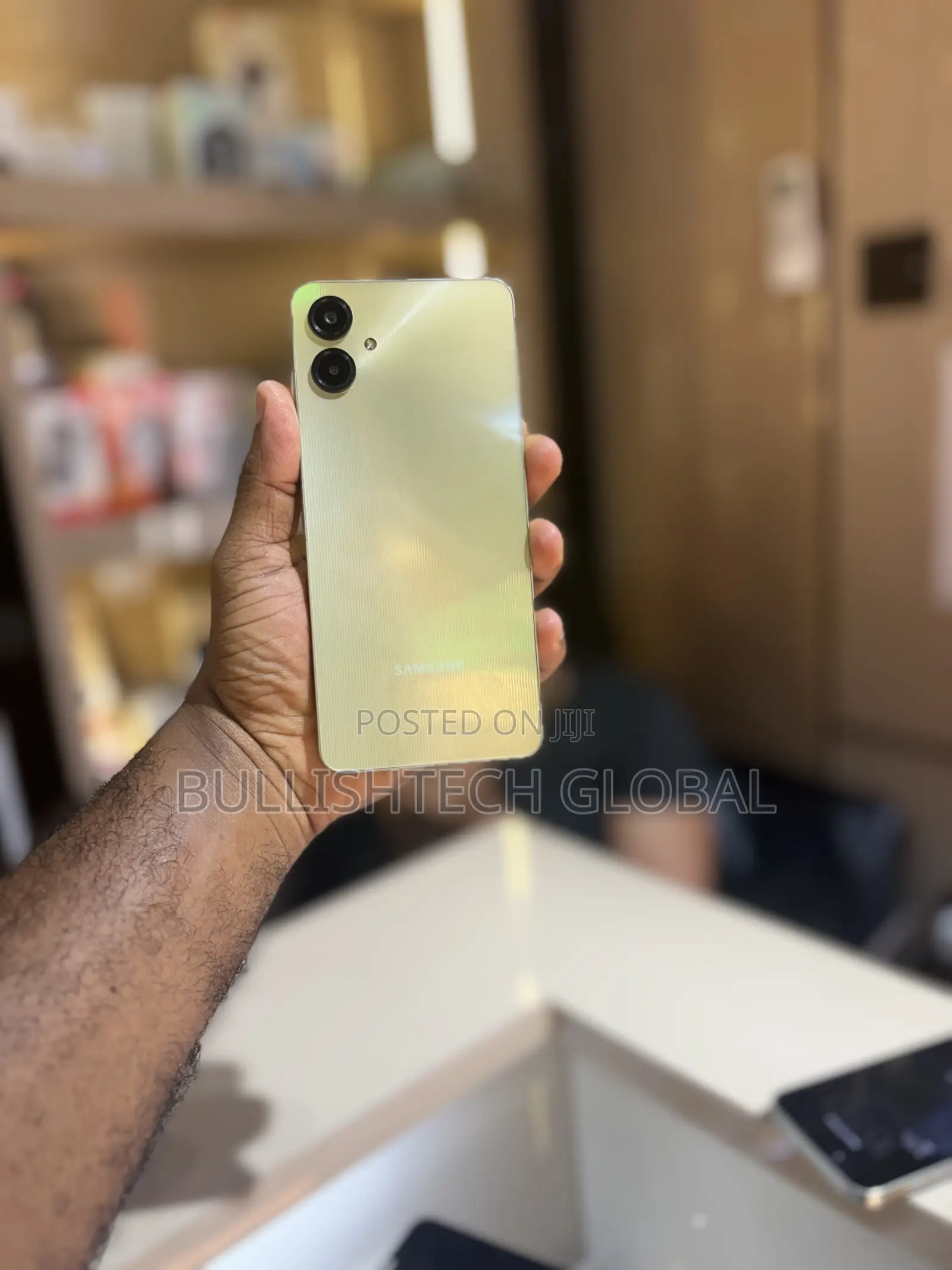Samsung Galaxy A06 64 GB Gold