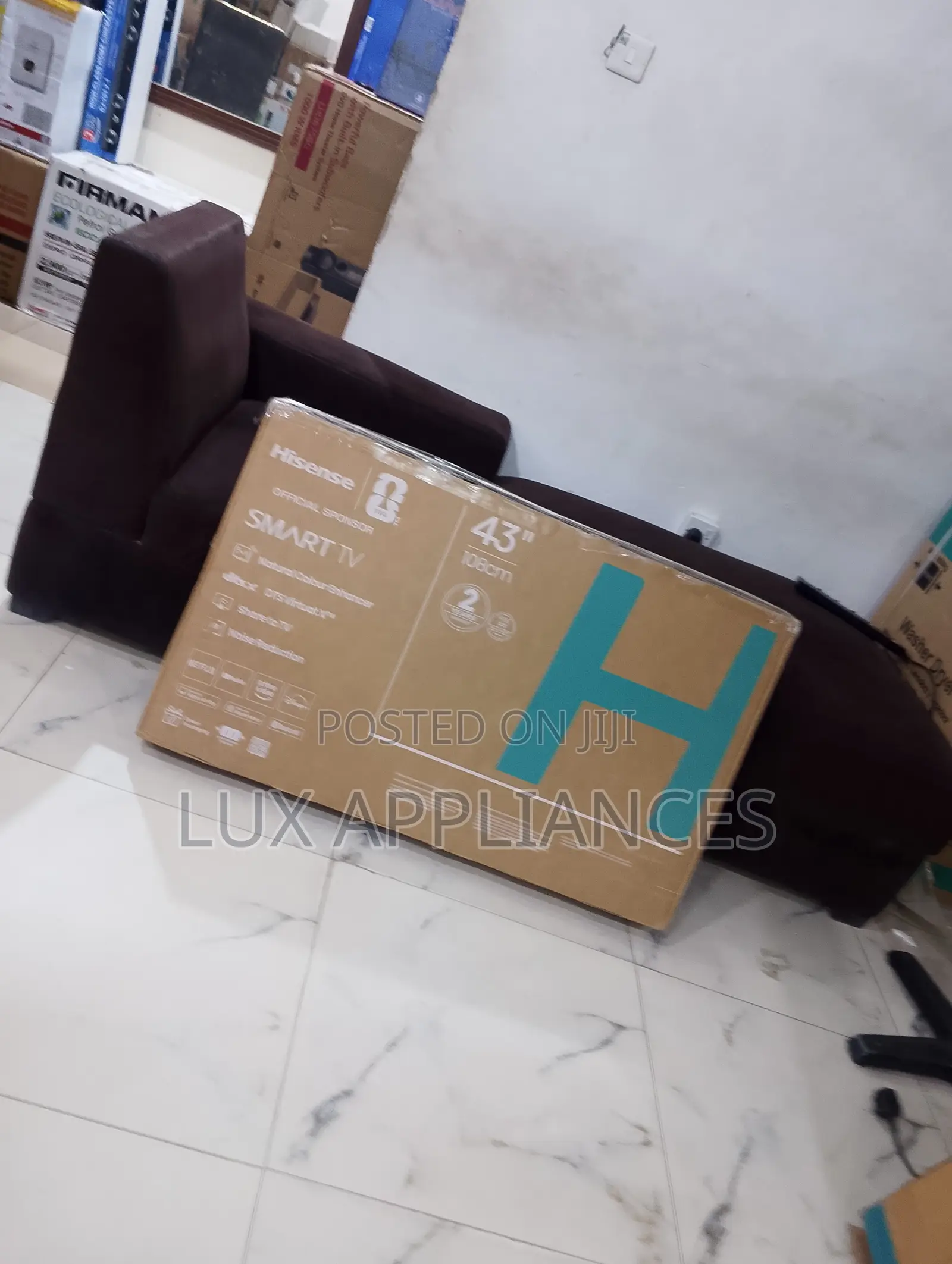 Hisense 43 Inch Smart LED TV With Wall Bracket