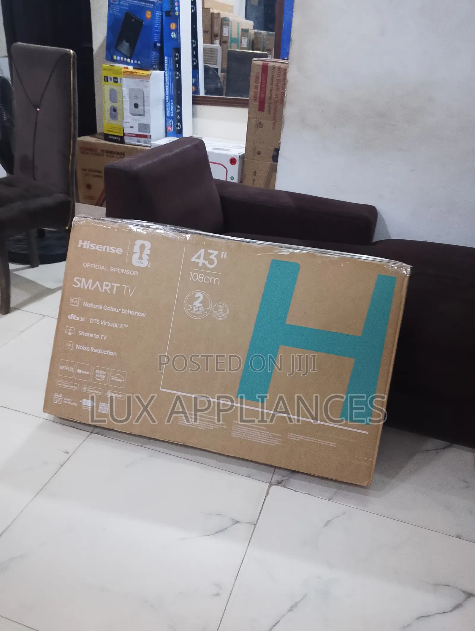 Hisense 43 Inch LED Smart TV + Wall Mount
