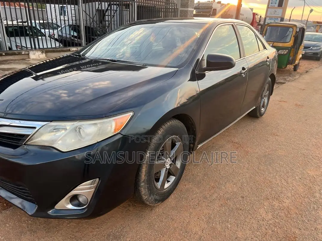 Toyota Camry LE 4dr Sedan (2.5L 4cyl 6A) 2013 Black