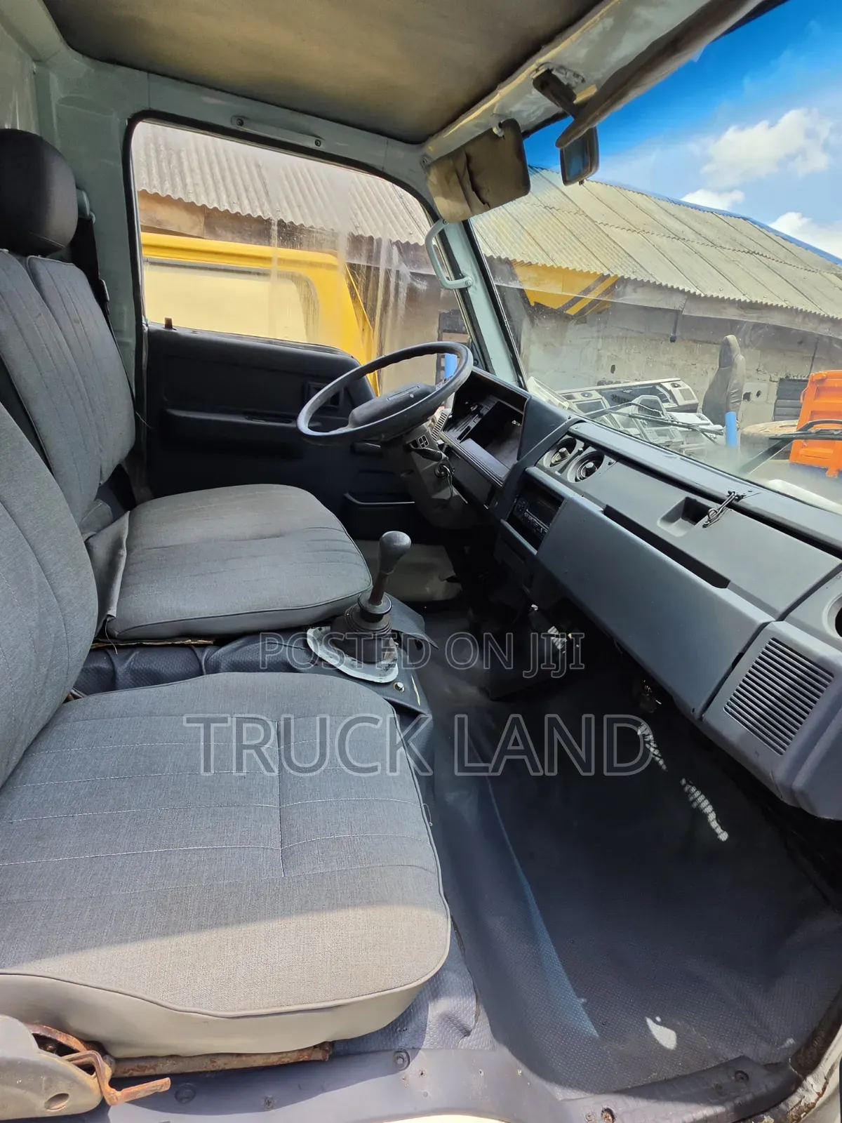 Toyota Dyna 150 Old Model Manual Transmission.
