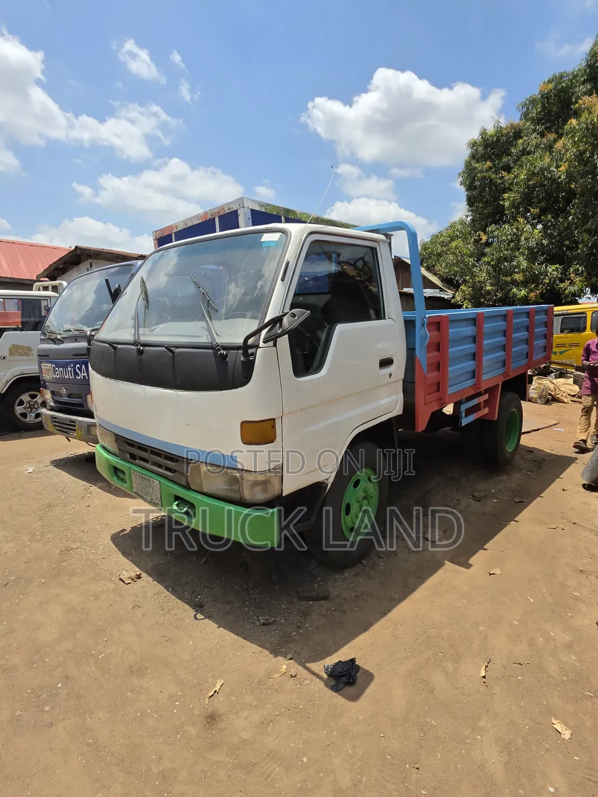 TToyota Dyna 150 Six Tyres 3RZ Engine