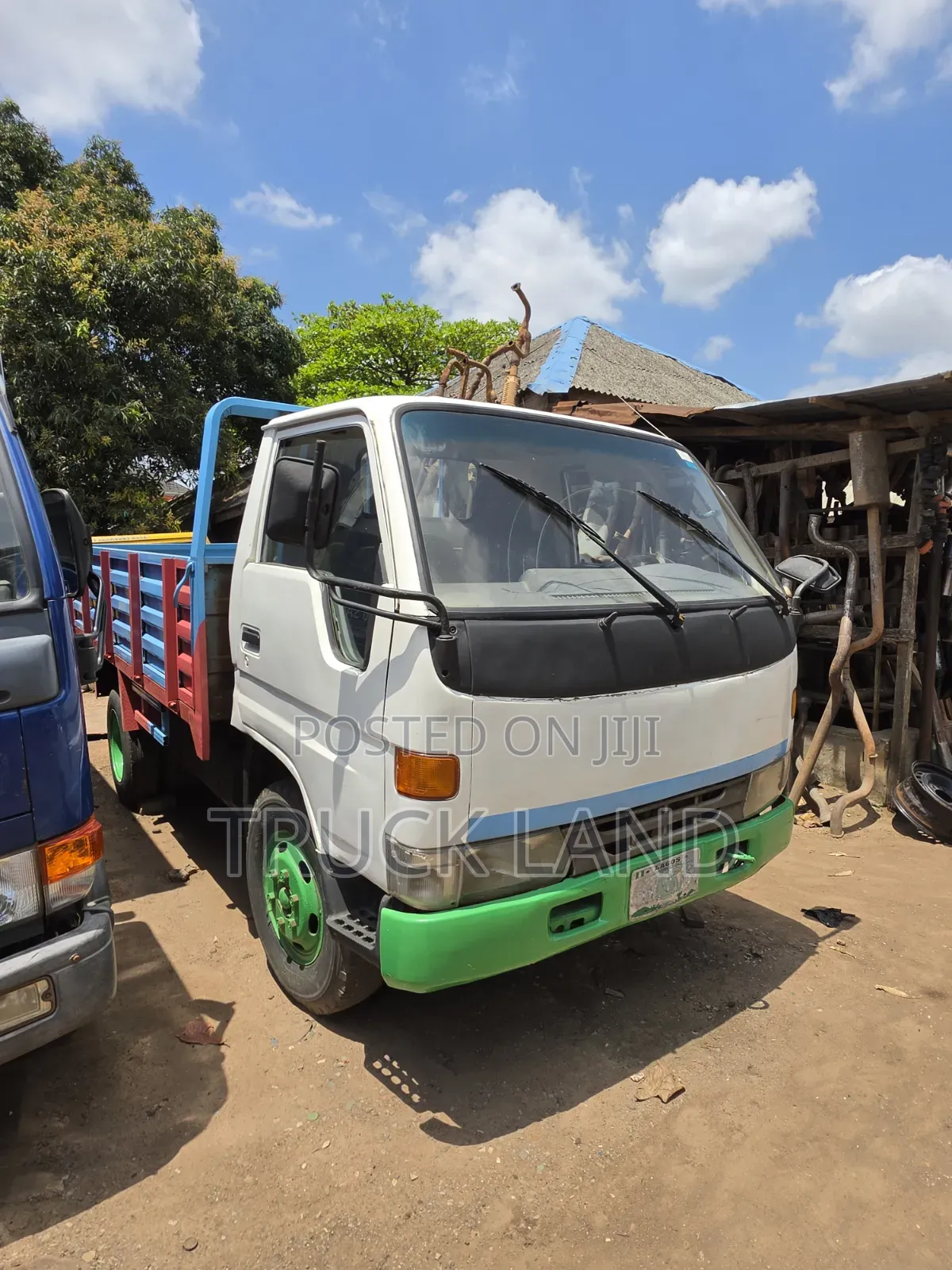 TToyota Dyna 150 Six Tyres 3RZ Engine
