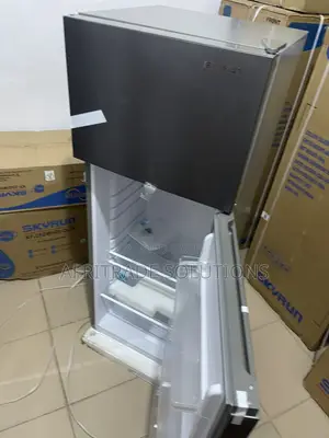 Skyrun 200L Upright Refrigerator for Food Storage