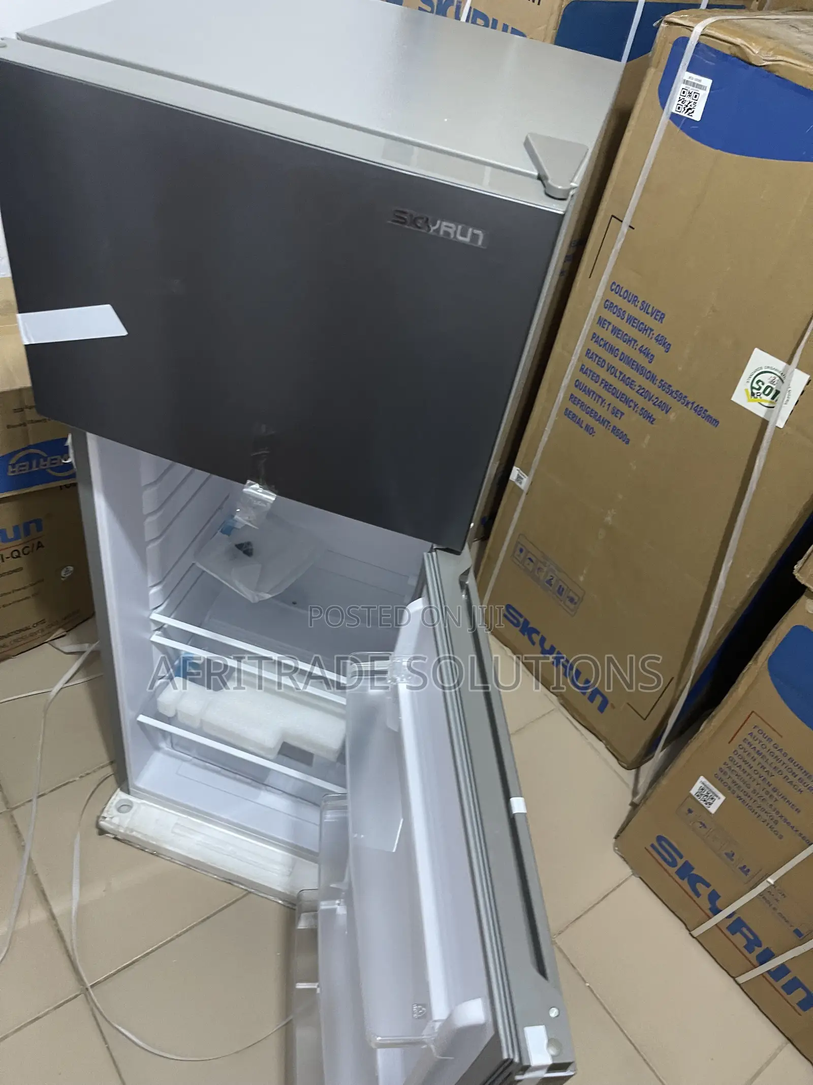 Skyrun 200L Upright Refrigerator for Food Storage
