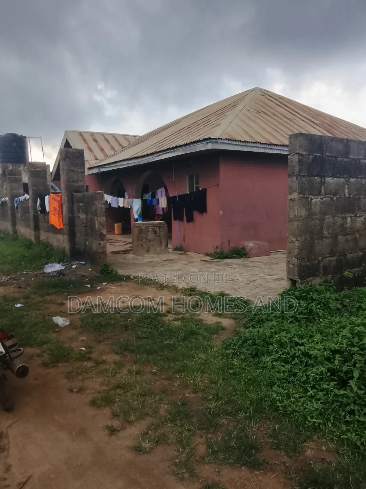 7bdrm Bungalow in Opopin, Apata for sale