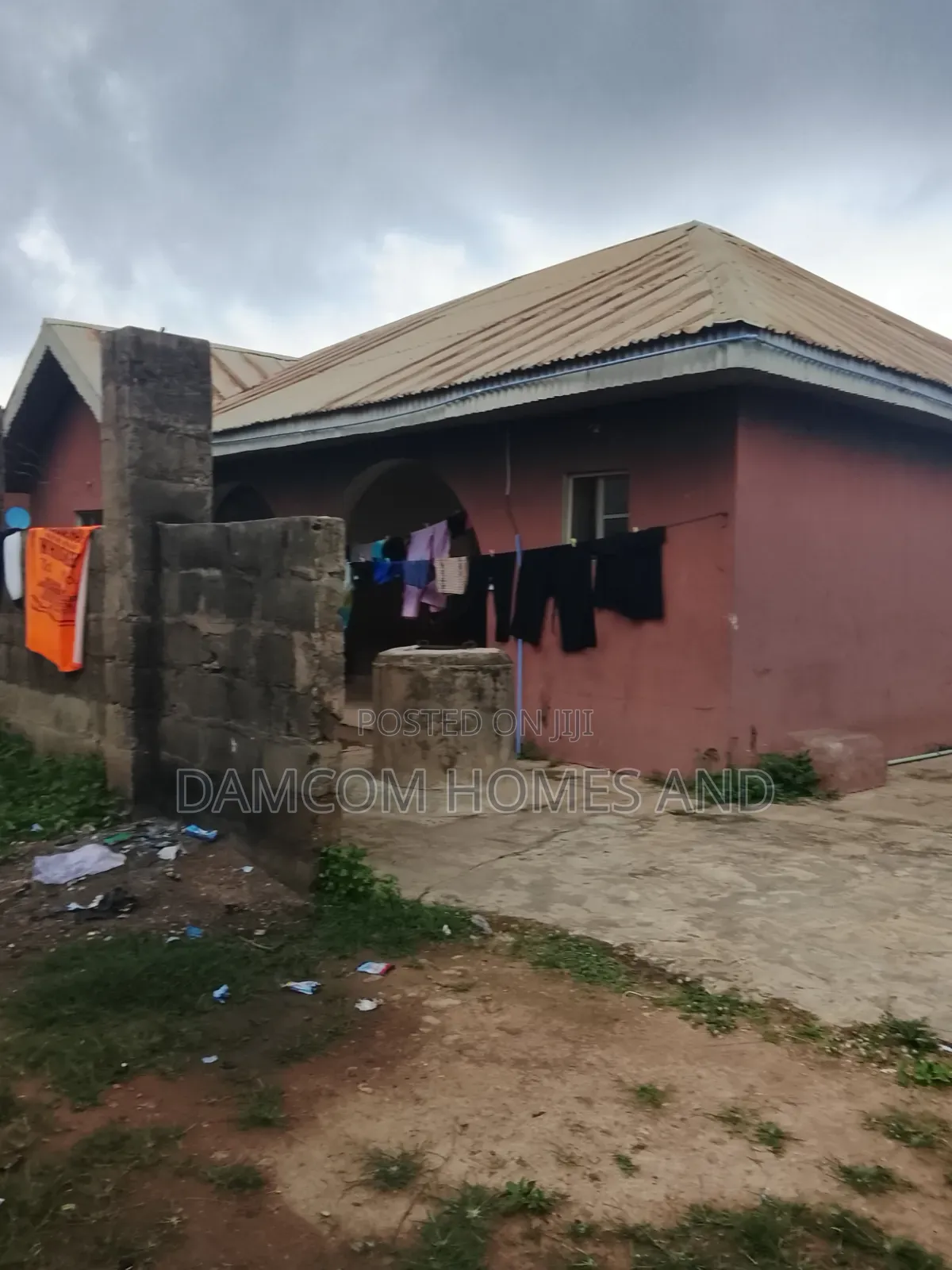 7bdrm Bungalow in Opopin, Apata for sale