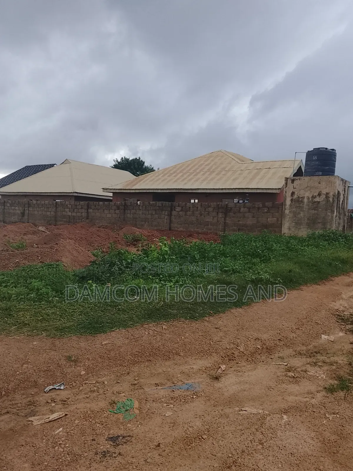 7bdrm Bungalow in Opopin, Apata for sale