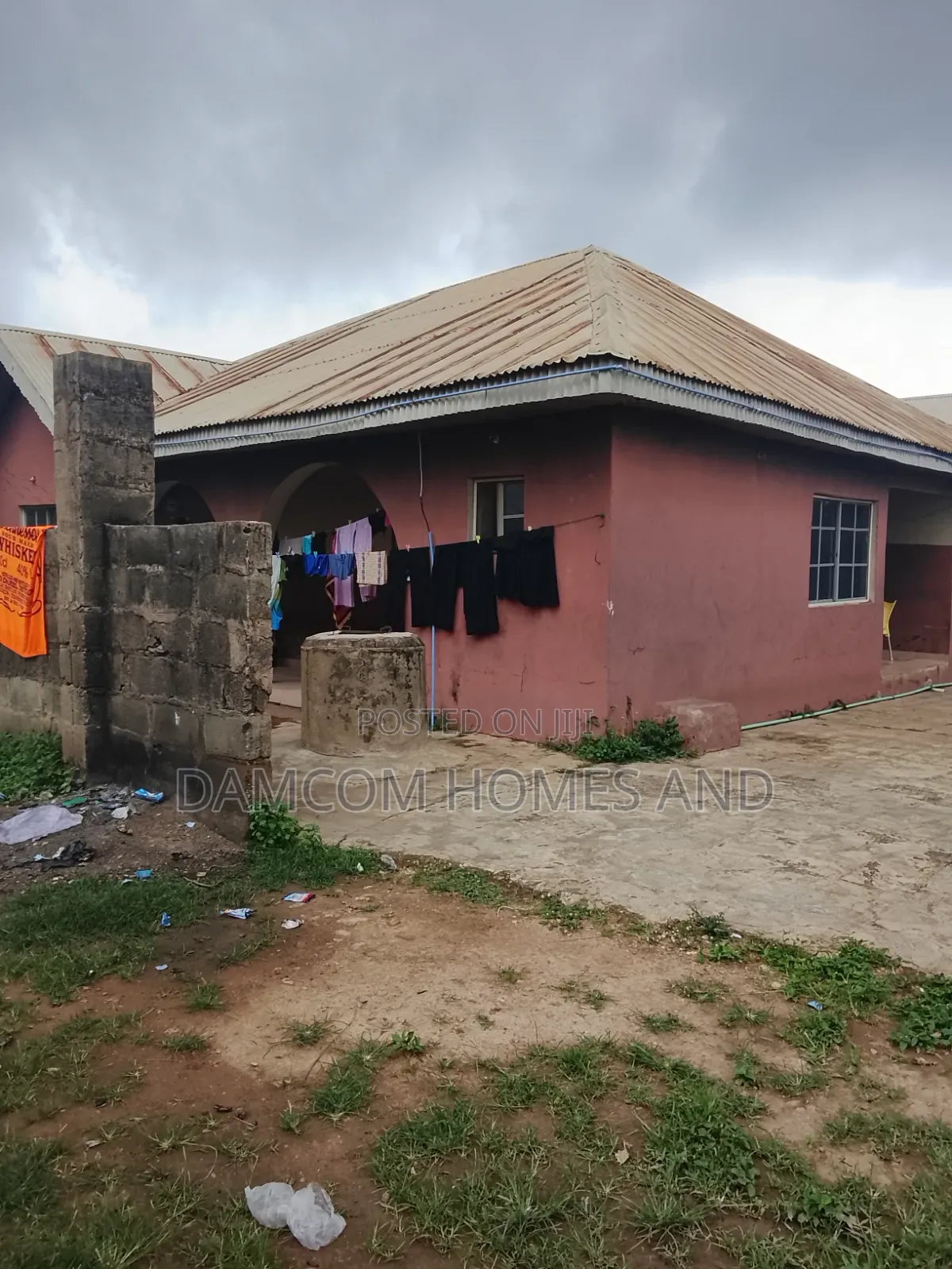7bdrm Bungalow in Opopin, Apata for sale