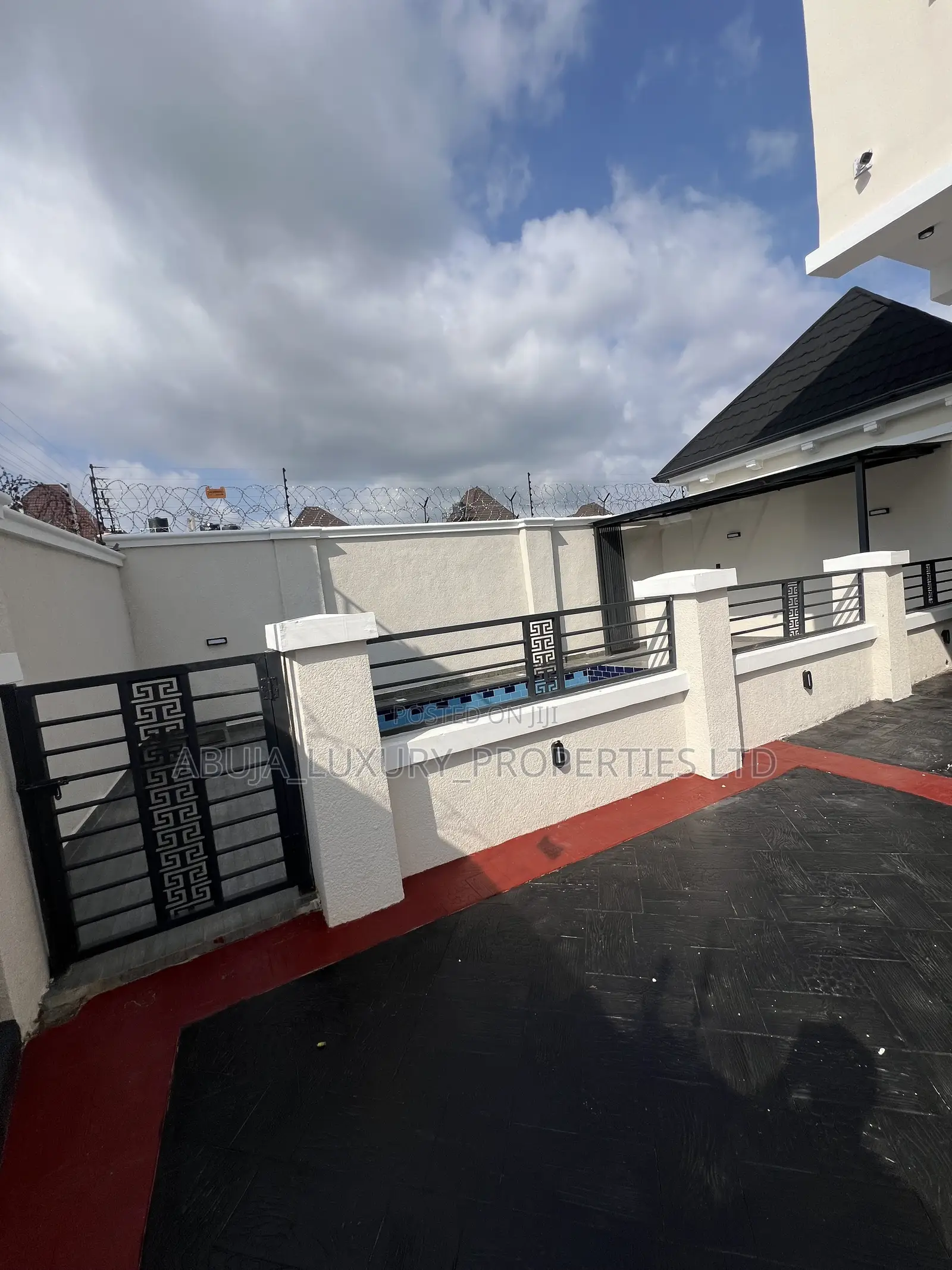 5bdrm Mansion in Green City Residents, Gwarinpa for sale