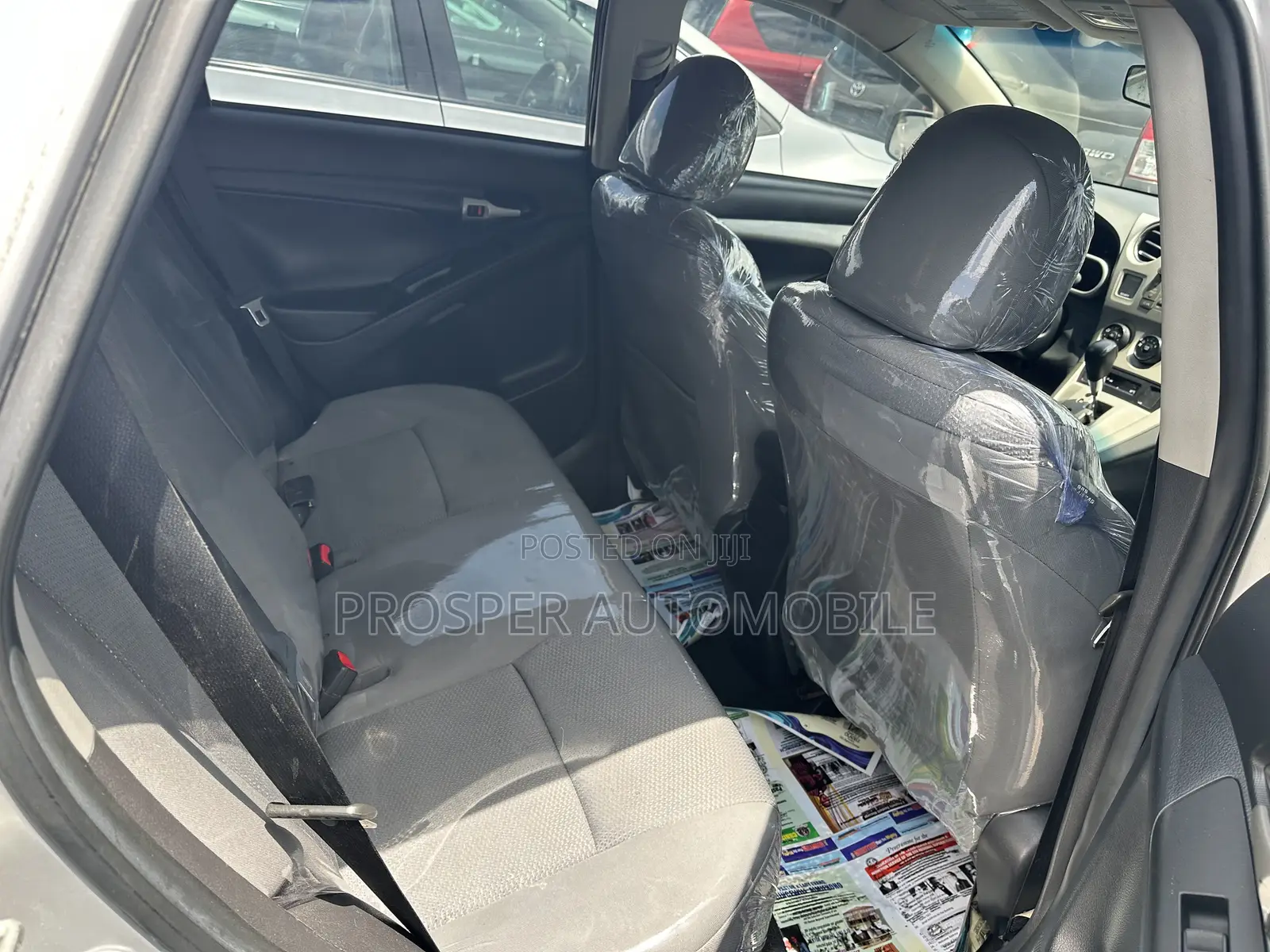Toyota Matrix Hatchback FWD (1.8L 4cyl 5M) 2010 Silver