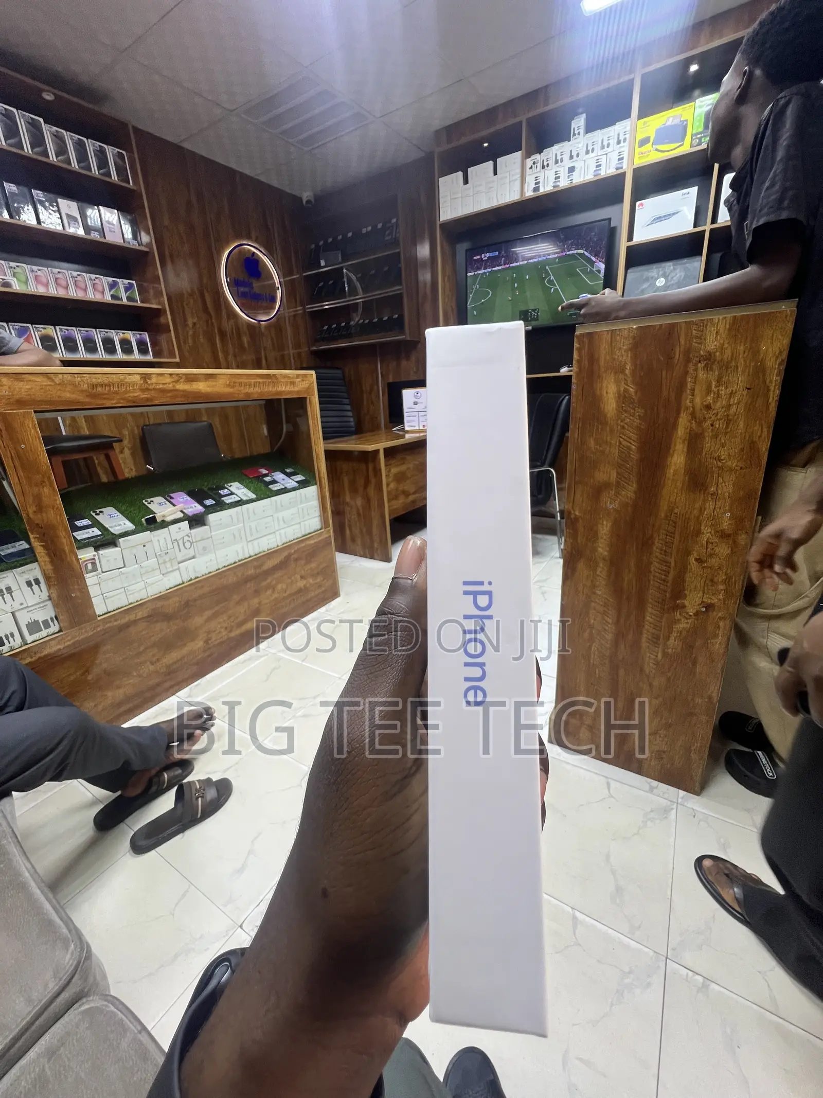 New Apple iPhone 16 128 GB Blue