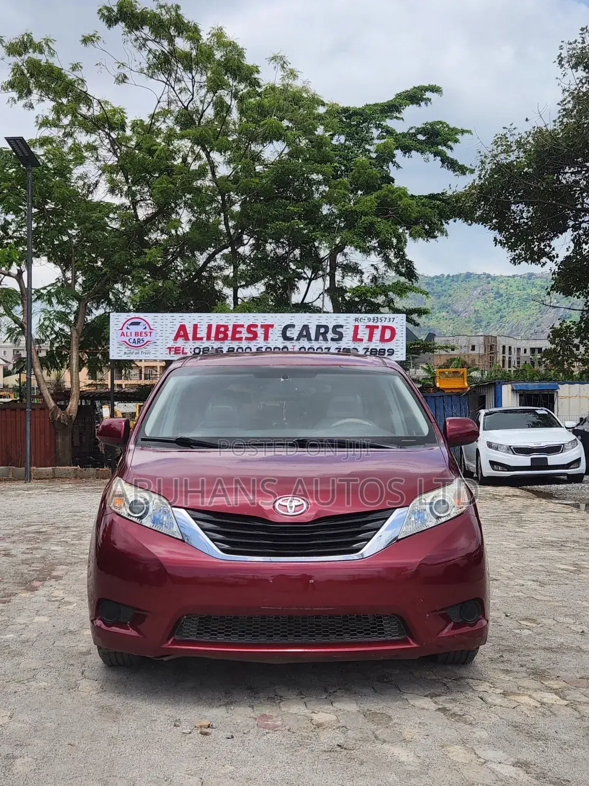 Toyota Sienna 2010 Red