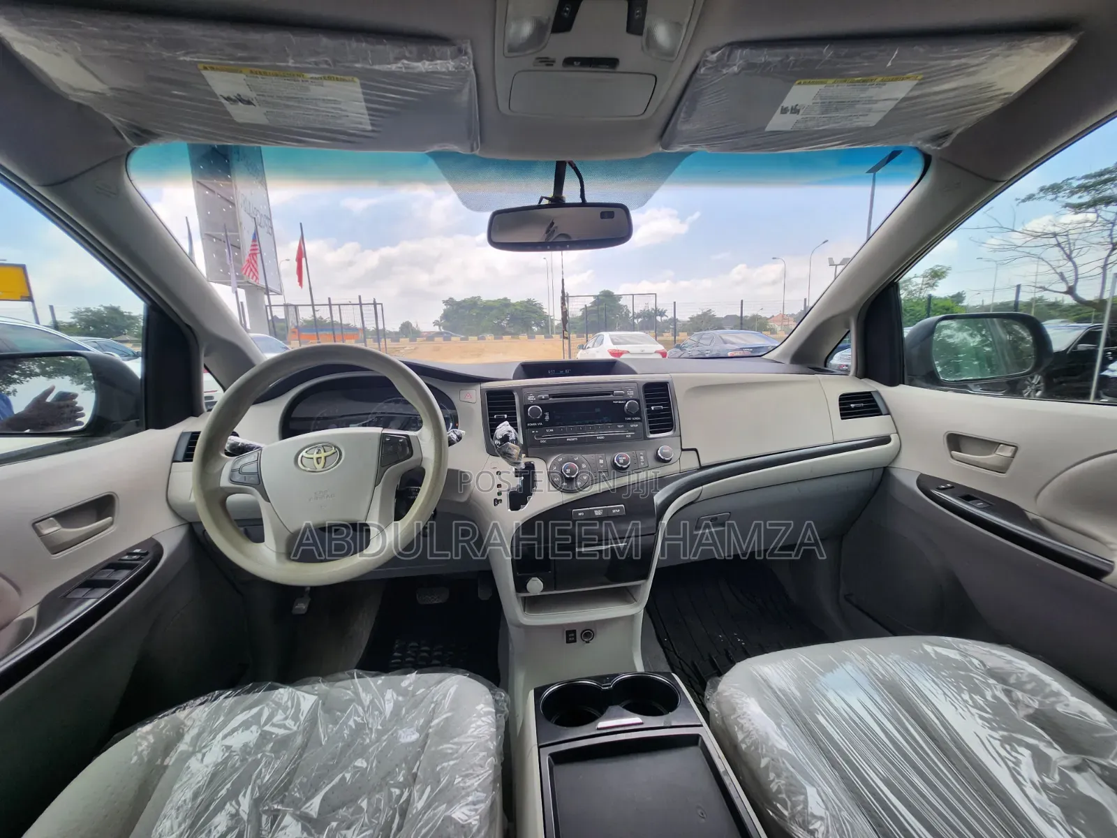 Toyota Sienna 2010 Red