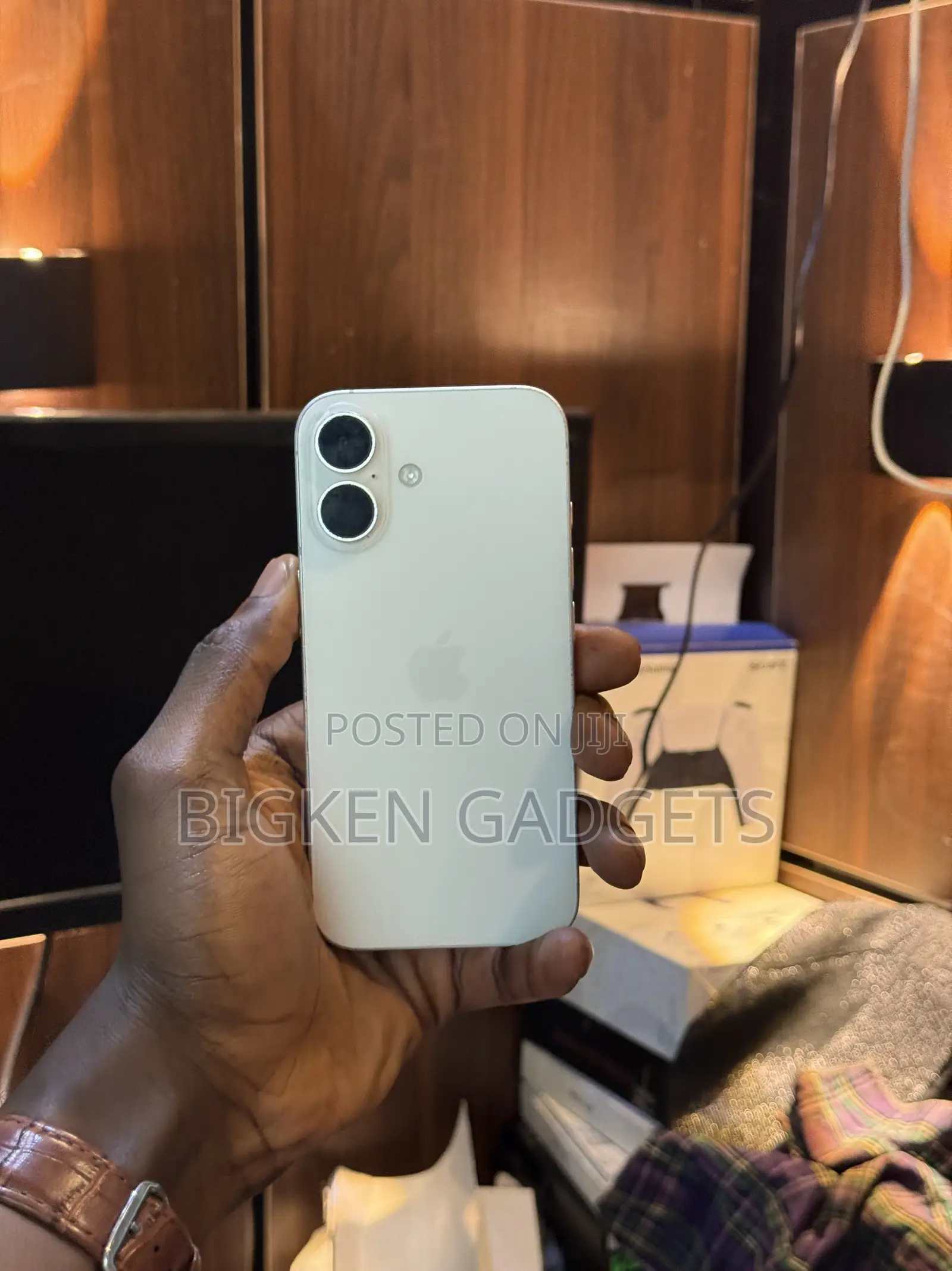 Apple iPhone 16 128 GB White