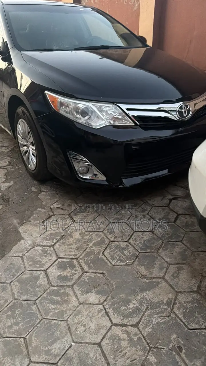 Toyota Camry LE 4dr Sedan (2.5L 4cyl 6A) 2012 Black