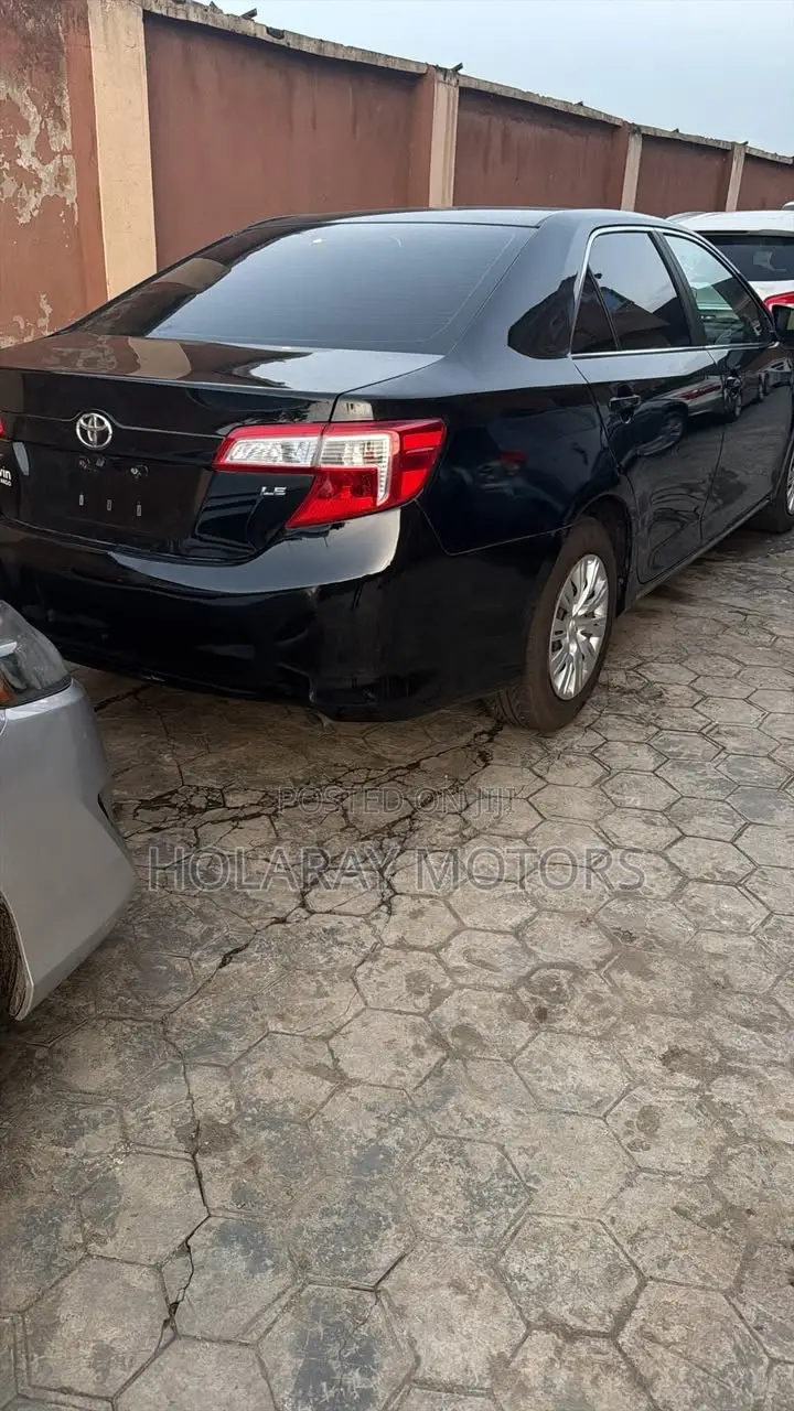 Toyota Camry LE 4dr Sedan (2.5L 4cyl 6A) 2012 Black