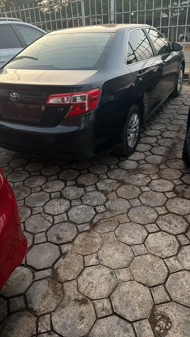 Toyota Camry LE 4dr Sedan (2.5L 4cyl 6A) 2012 Black
