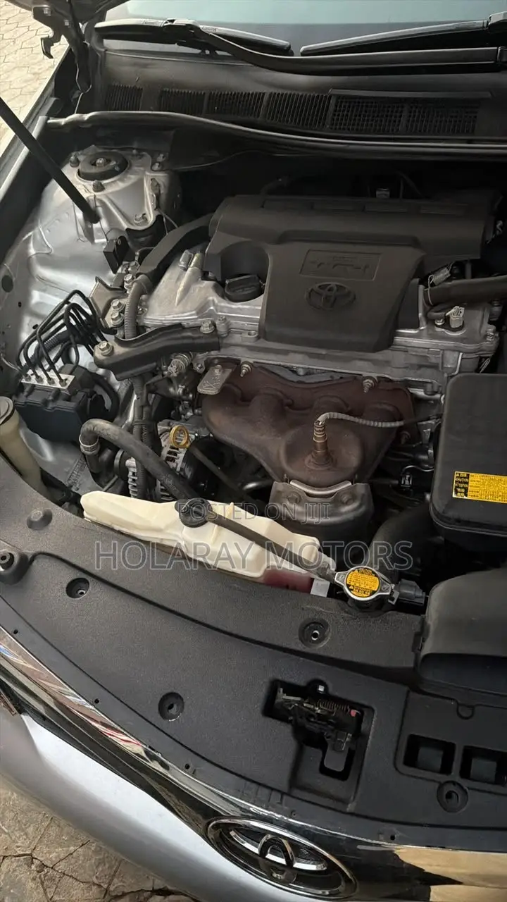 Toyota Camry LE 4dr Sedan (2.5L 4cyl 6A) 2014 Silver