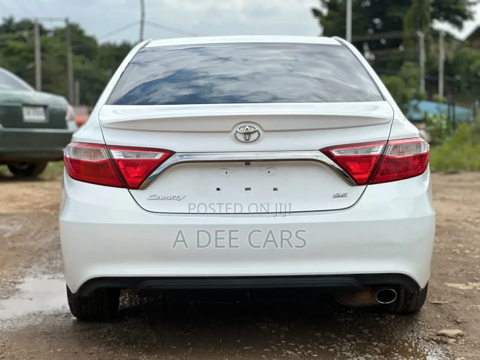 Toyota Camry SE 4dr Sedan (2.5L 4cyl 6A) 2016 White